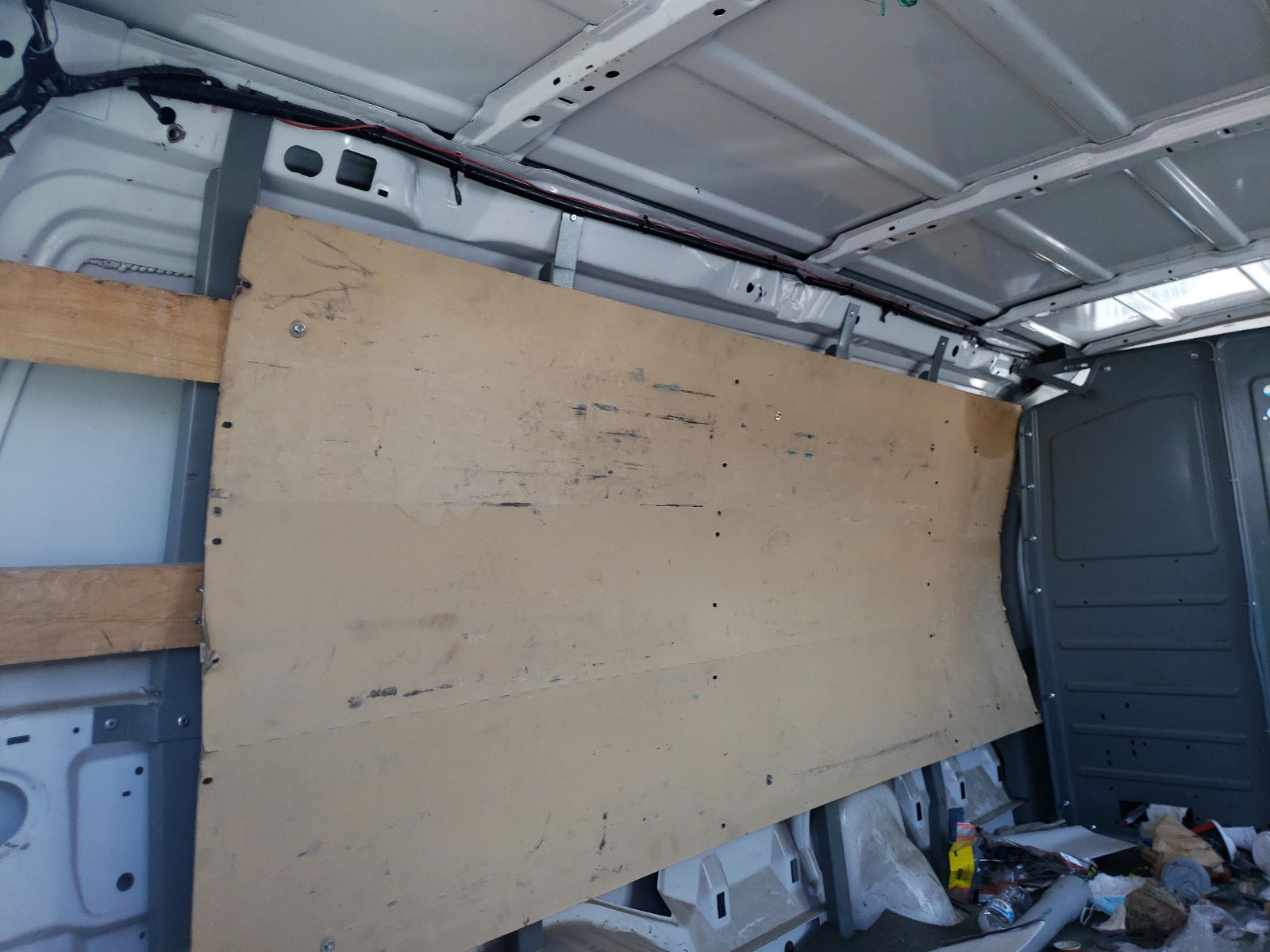 Photo 6 from auction – 2013 FORD ECONOLINE with VIN 1FTNE2EW0DDA31571