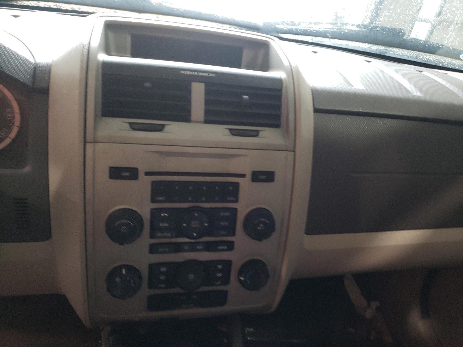 Photo 8 from auction – 2010 FORD ESCAPE XLT with VIN 1FMCU0D71AKA04844