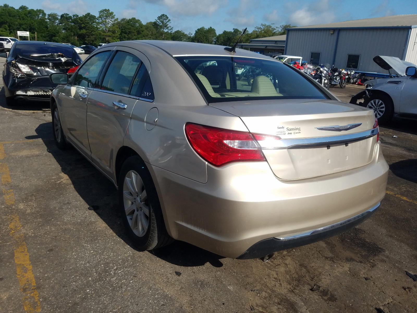 Photo 3 from auction – 2013 CHRYSLER 200 LIMITE with VIN 1C3CCBCG3DN623585