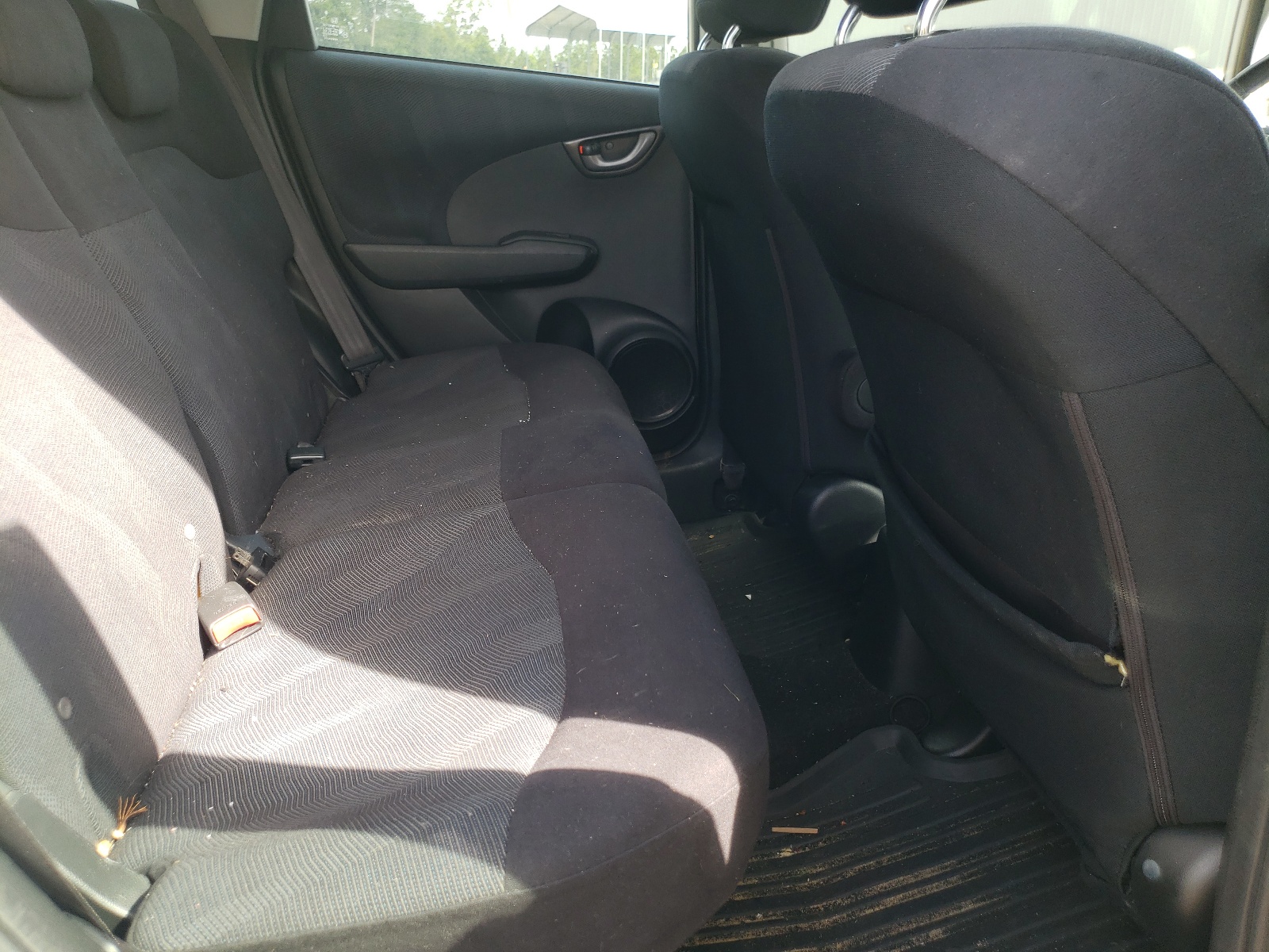 Photo 6 from auction – 2009 HONDA FIT with VIN JHMGE874X9S021168