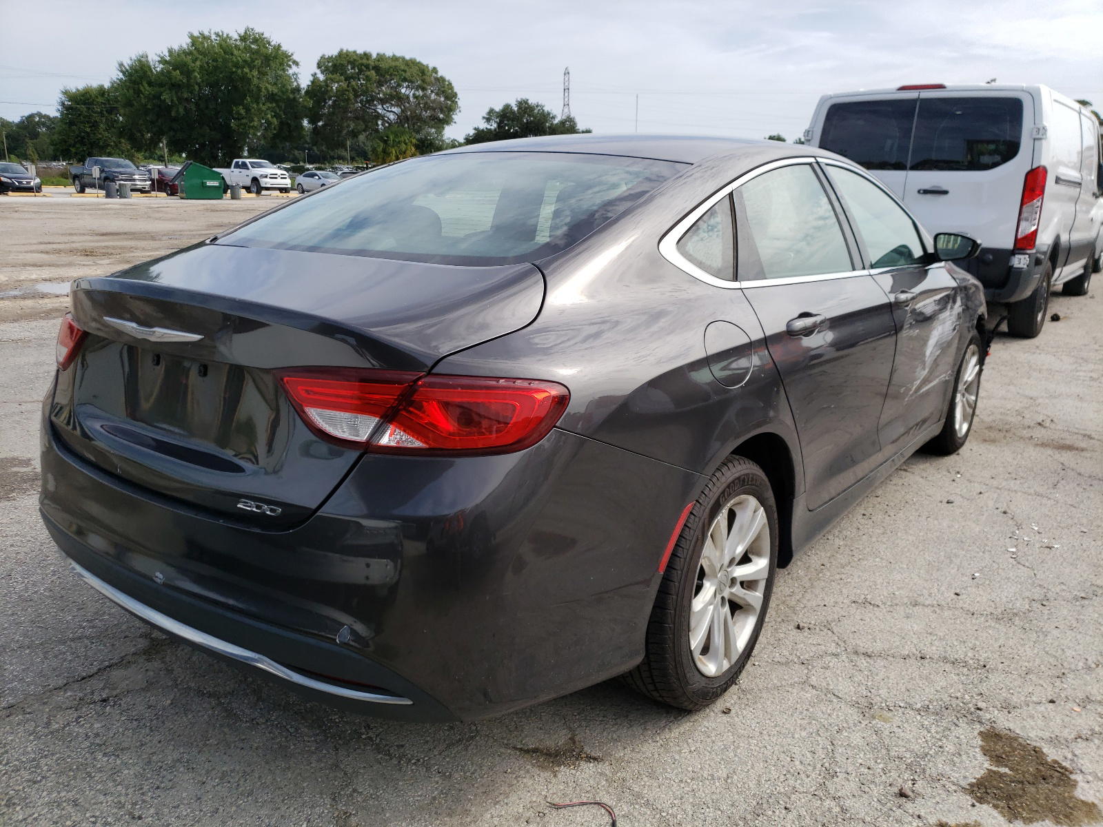 Photo 4 from auction – 2015 CHRYSLER 200 LIMITE with VIN 1C3CCCAB6FN570896