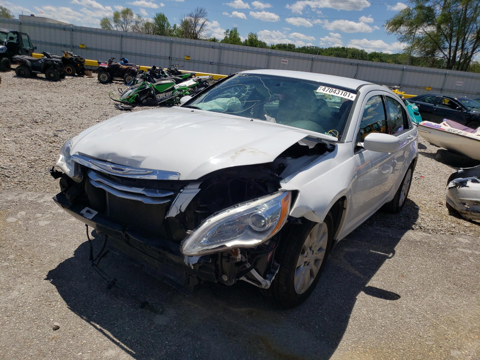 Photo 2 from auction – 2014 CHRYSLER 200 LX with VIN 1C3CCBAB8EN231114