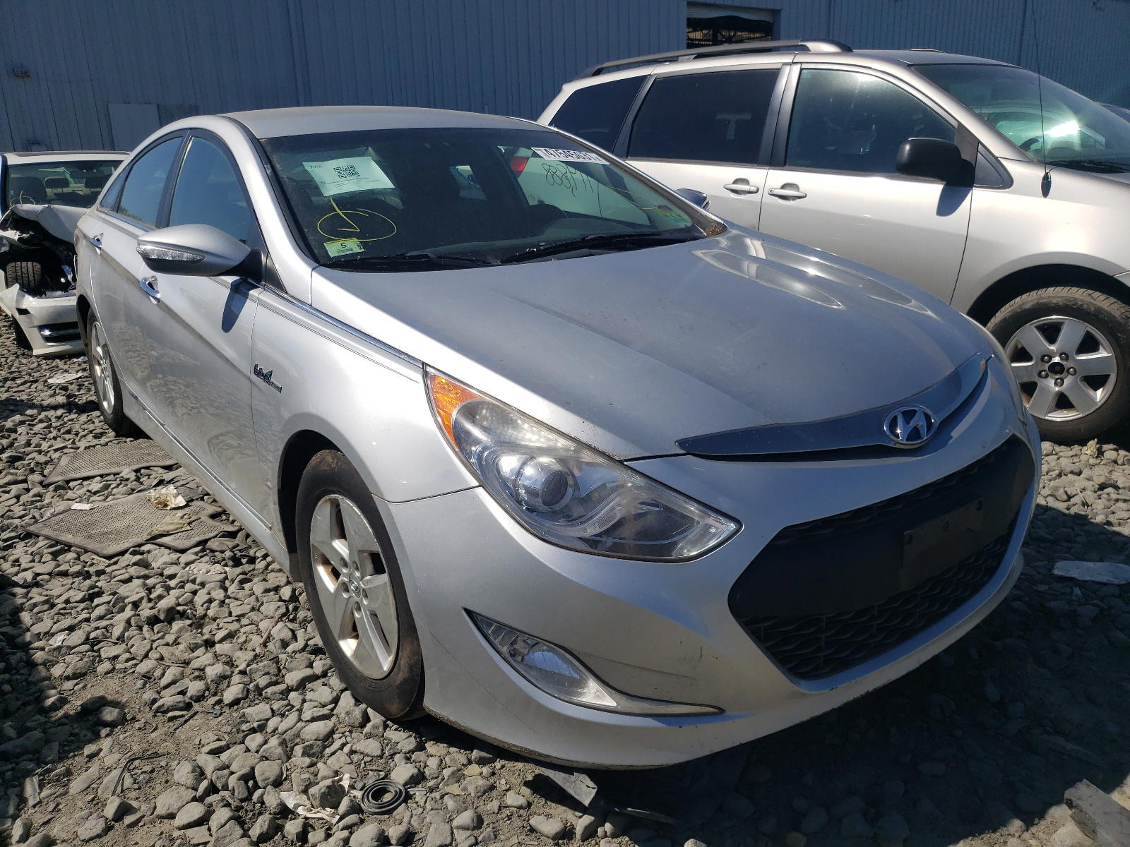 HYUNDAI SONATA 2011 with VIN KMHEC4A49BA004787 - Photo from auction