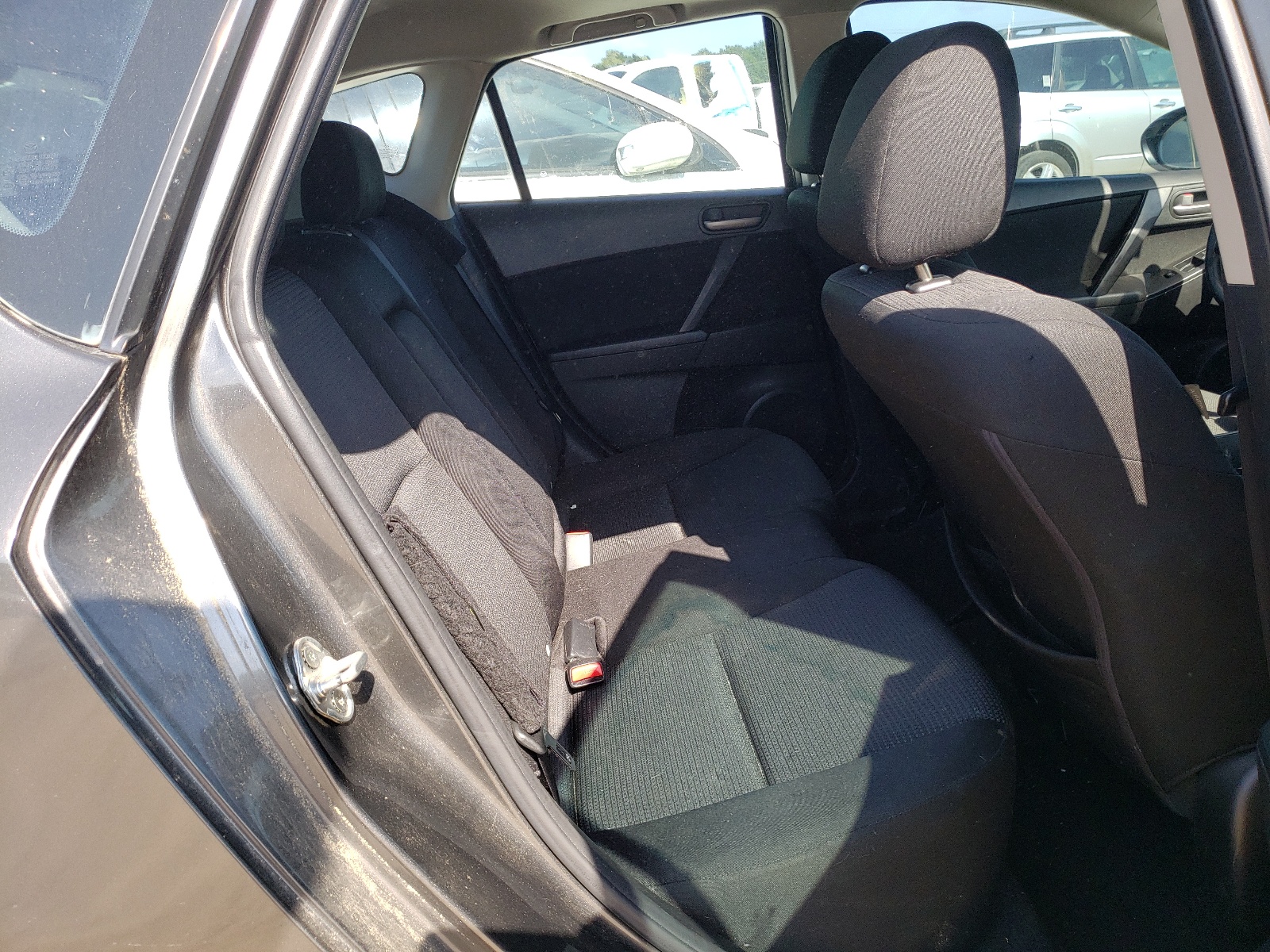 Photo 6 from auction – 2012 MAZDA 3 HATCHBAC with VIN JM1BL1L76C1537193