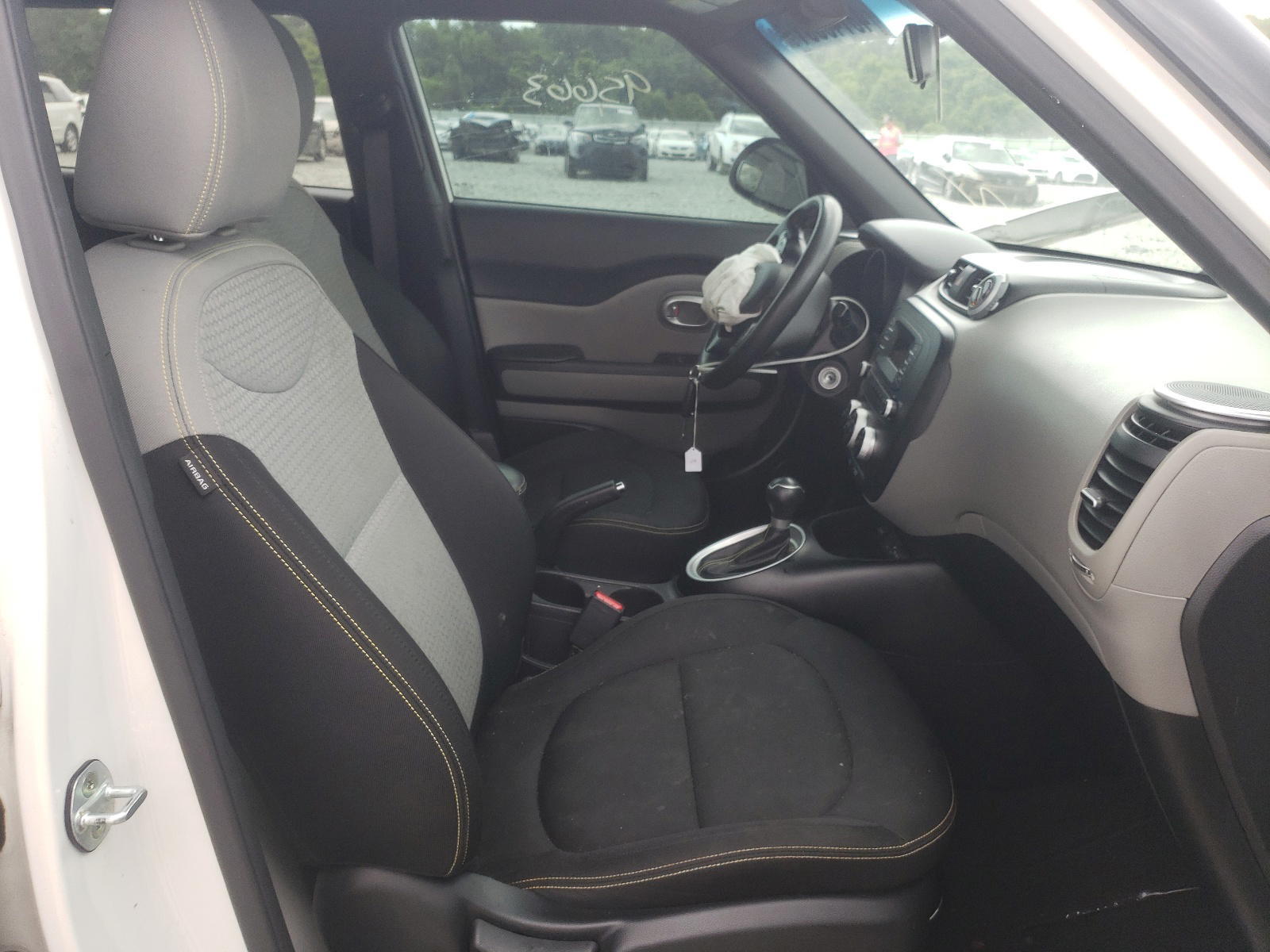 Photo 5 from auction – 2015 KIA SOUL + with VIN KNDJP3A57F7190911