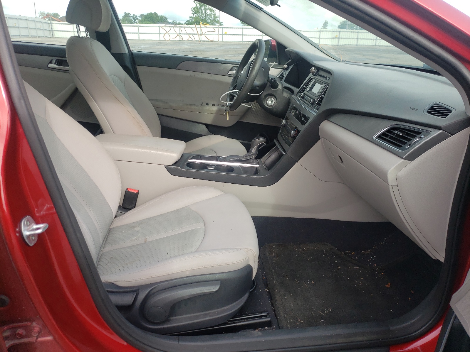 Photo 5 from auction – 2015 HYUNDAI SONATA SE with VIN 5NPE24AF8FH230651