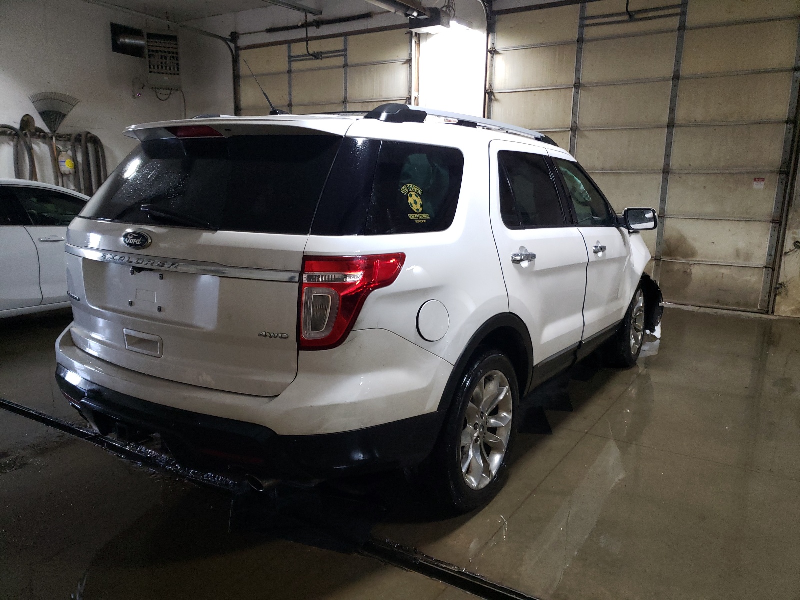 Foto 4 de la subasta – 2011 FORD EXPLORER L con VIN 1FMHK8F83BGA66881