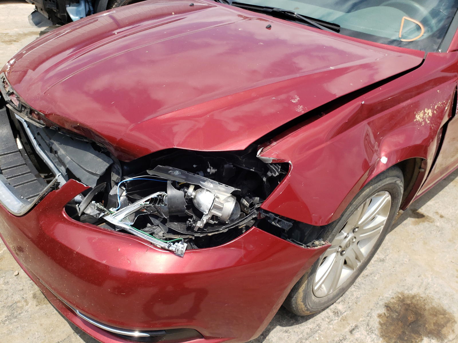 Photo 9 from auction – 2013 CHRYSLER 200 LX with VIN 1C3CCBAB2DN671294