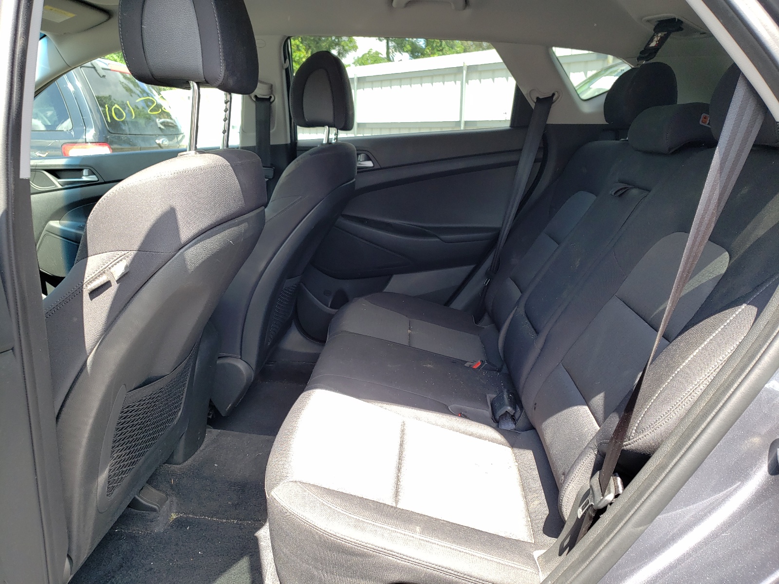 Photo 6 from auction – 2017 HYUNDAI TUCSON LIM with VIN KM8J3CA42HU450800