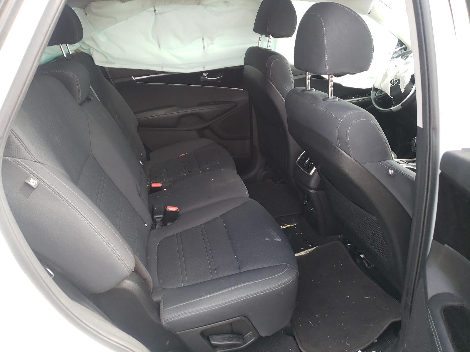 Photo 6 from auction – 2018 KIA SORENTO LX with VIN 5XYPGDA36JG414244