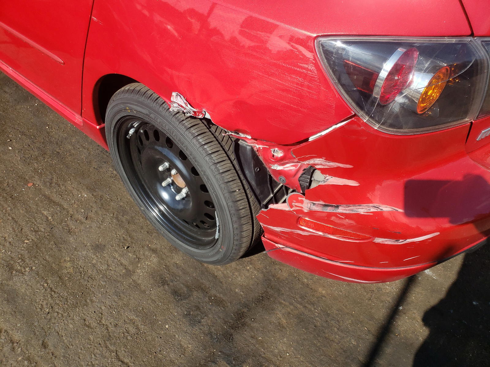 Photo 9 from auction – 2005 MAZDA 3 HATCHBAC with VIN JM1BK343551253468