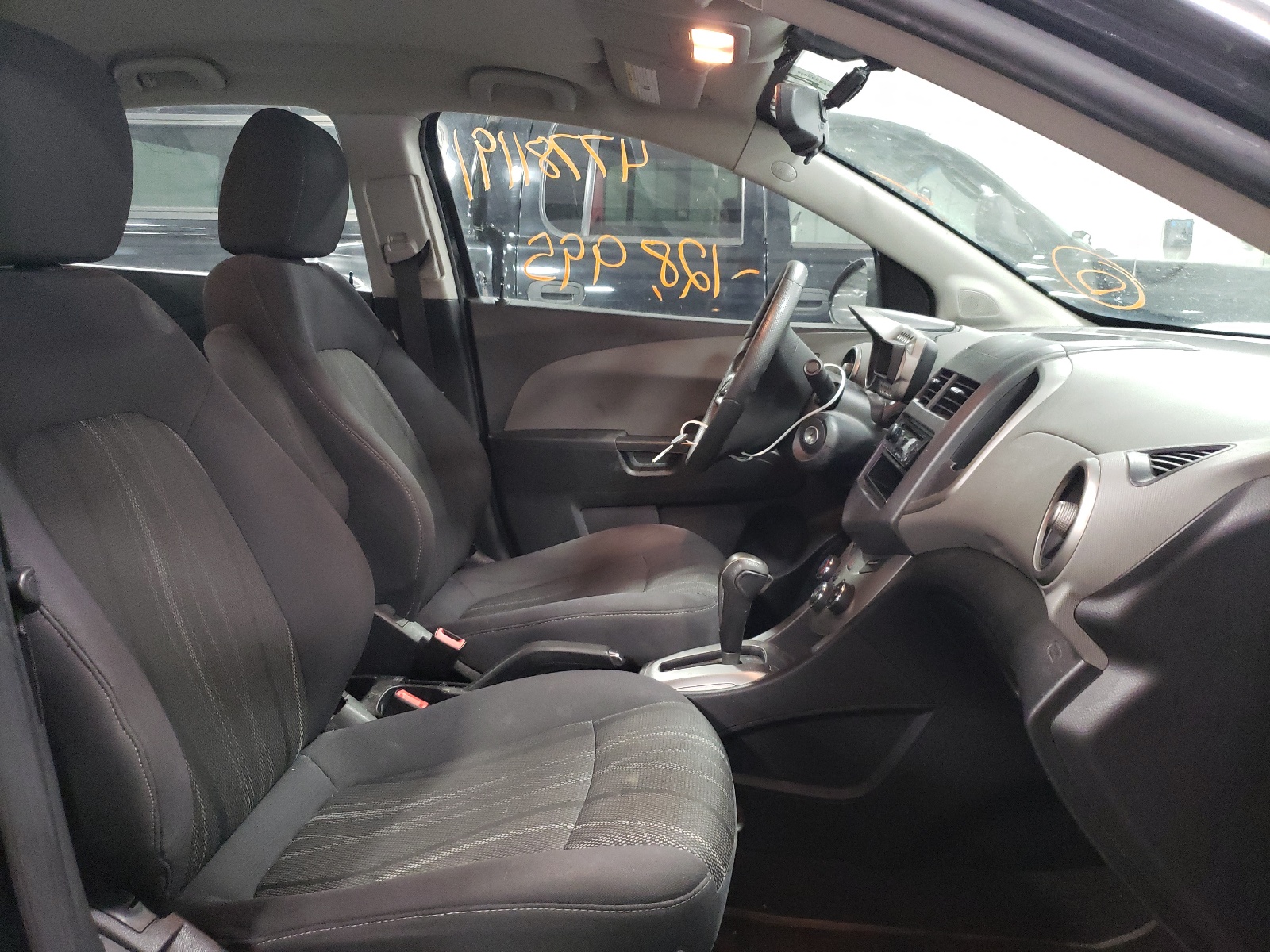 Photo 5 from auction – 2015 CHEVROLET SONIC LT with VIN 1G1JC5SH9F4148539