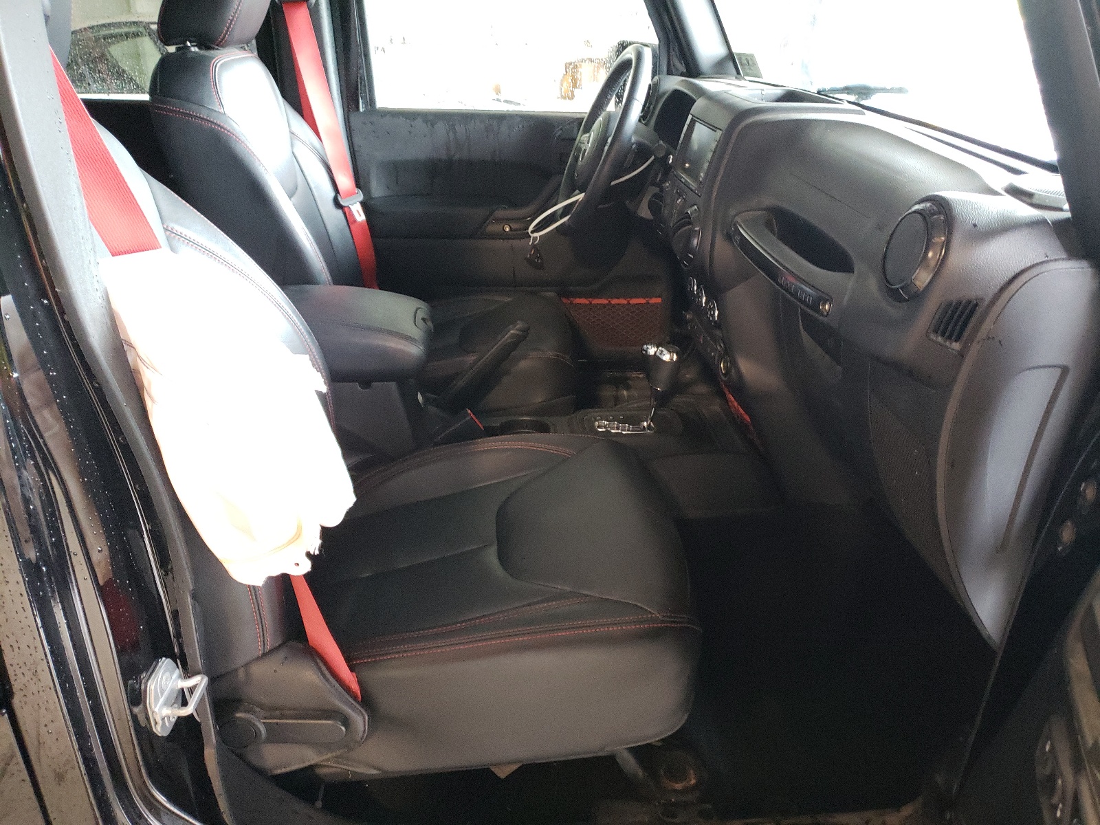 Photo 5 from auction – 2017 JEEP WRANGLER U with VIN 1C4HJWFG0HL739712