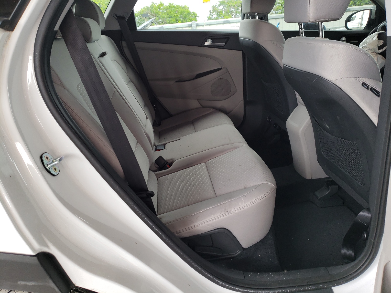 Photo 6 from auction – 2020 HYUNDAI TUCSON SE with VIN KM8J23A40LU225397