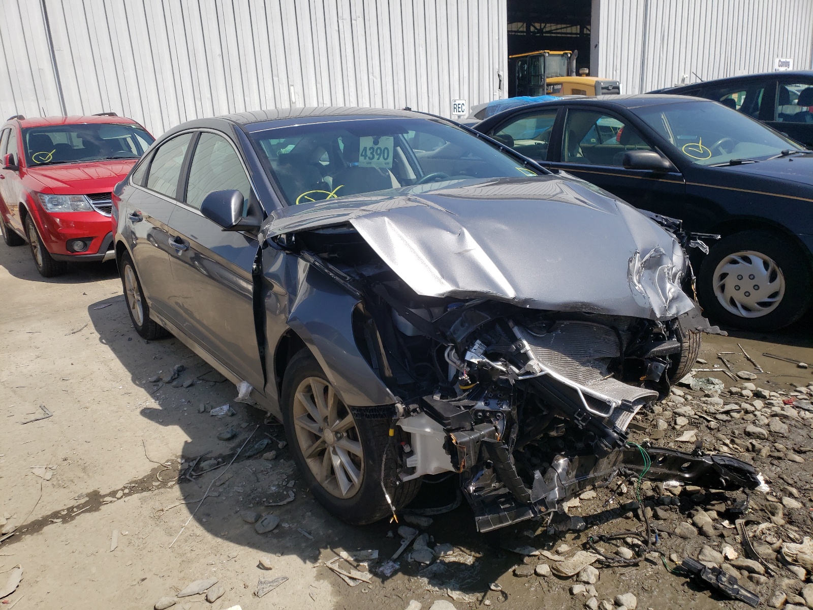 HYUNDAI SONATA SE 2019 with VIN 5NPE24AF3KH752470 - Photo from auction