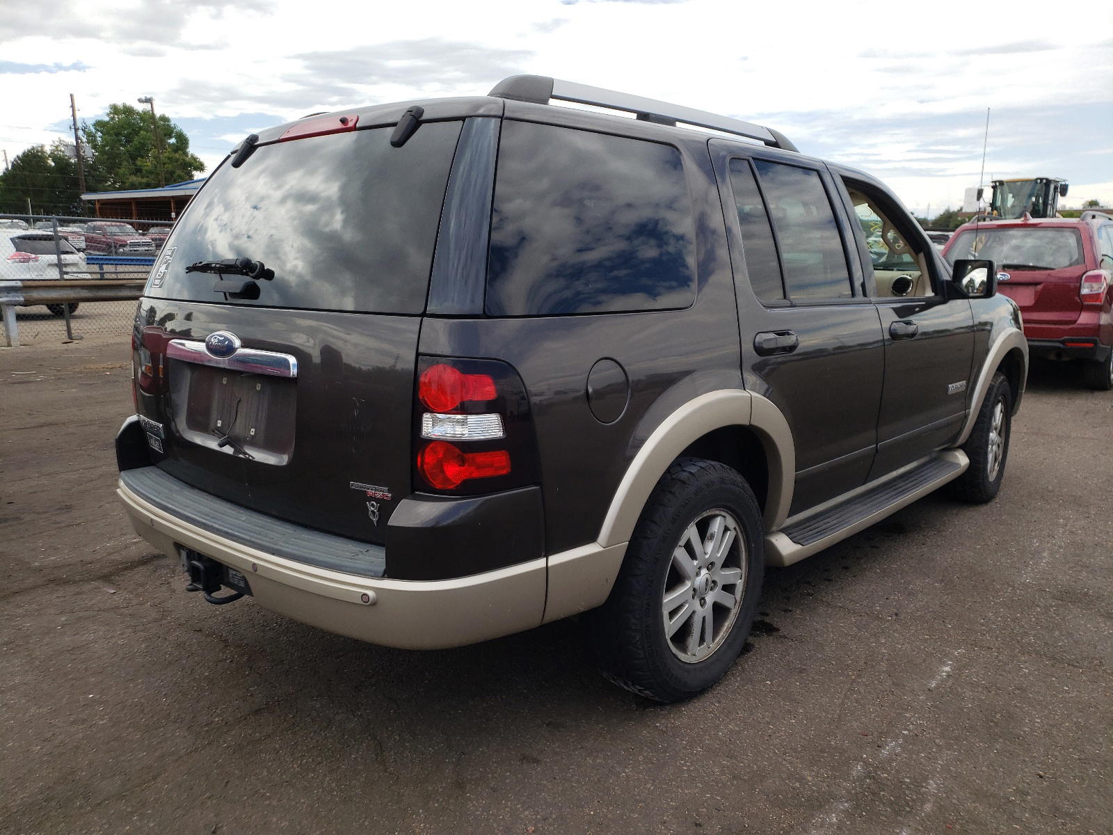 Photo 4 from auction – 2006 FORD EXPLORER E with VIN 1FMEU74876UA82504
