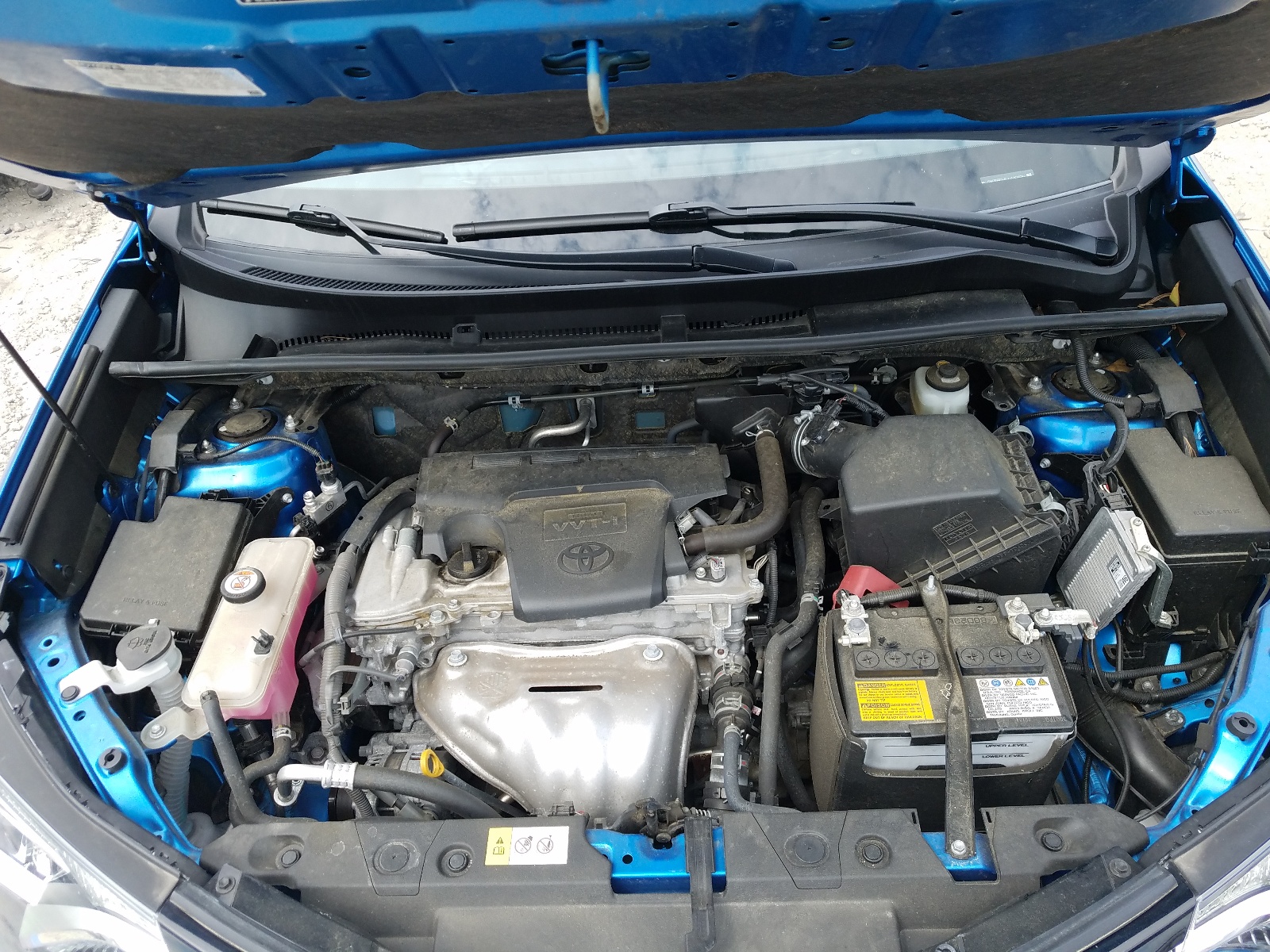 Photo 7 from auction – 2018 TOYOTA RAV4 LE with VIN JTMZFREV5JJ167626