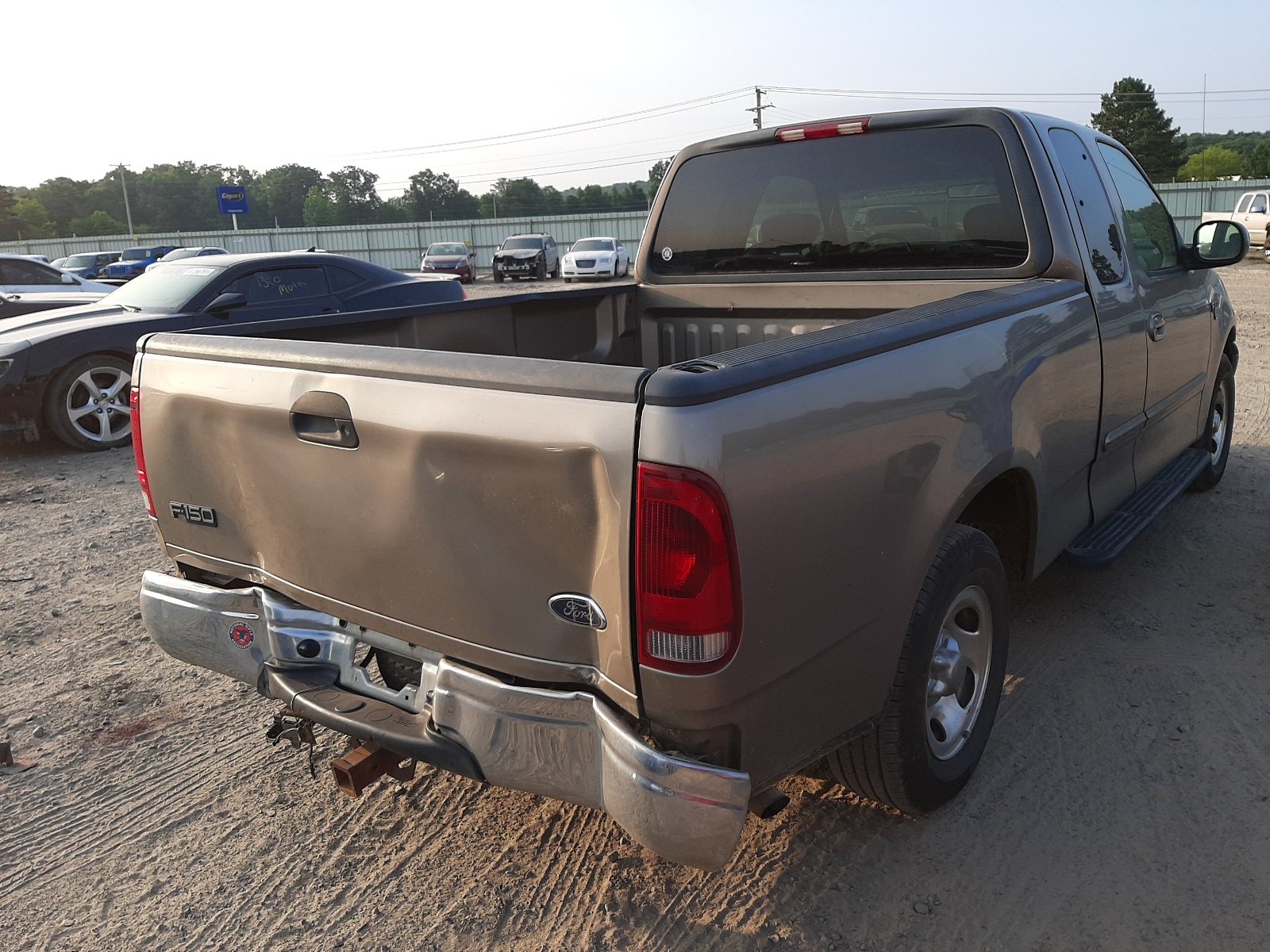 Photo 4 from auction – 2001 FORD F150 with VIN 1FTRX17WX1NA71665