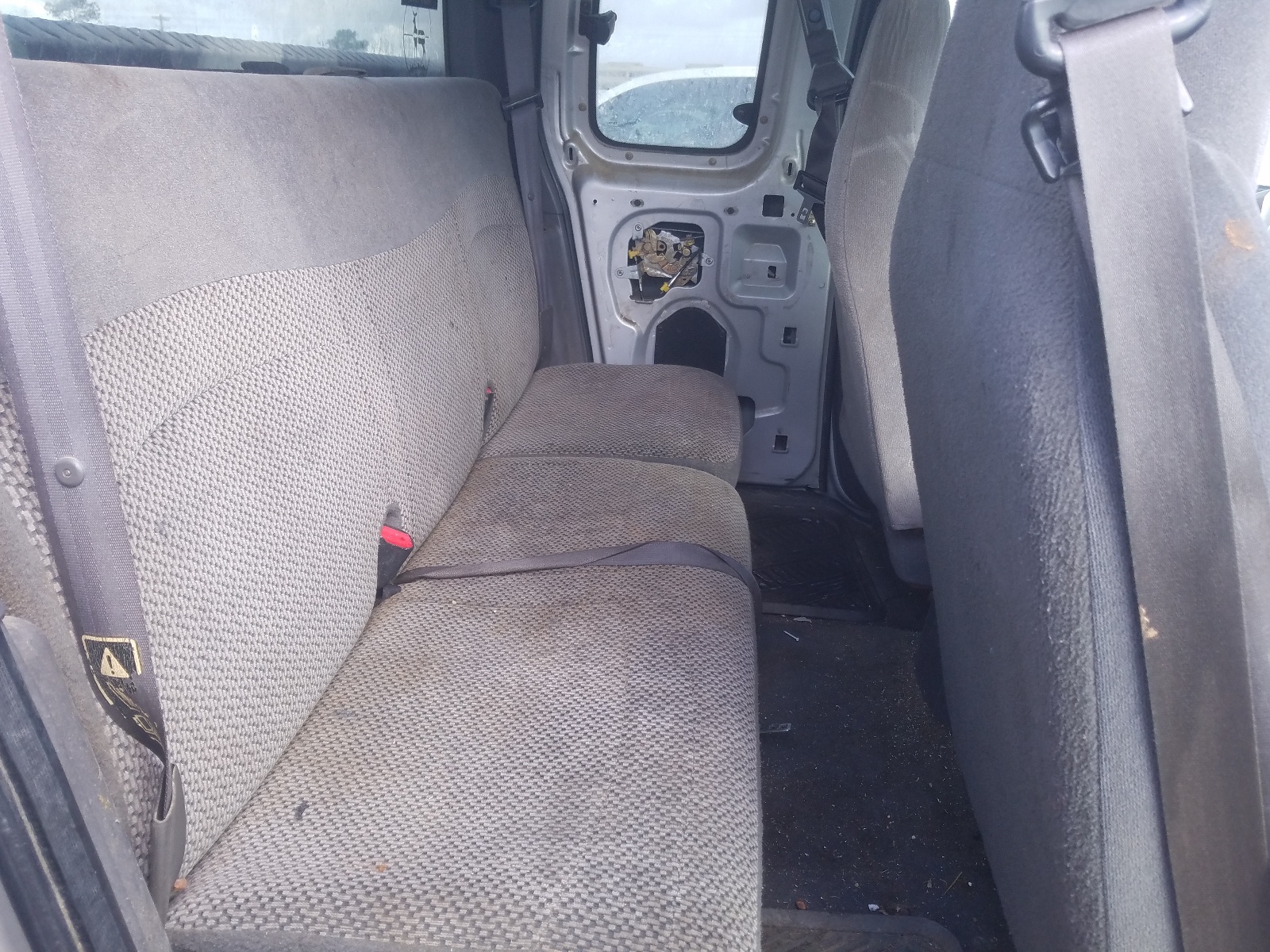 Photo 6 from auction – 2001 FORD F-150 with VIN 1FTRX08W41KE95983