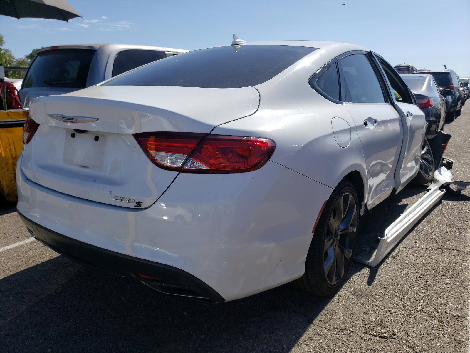 Photo 4 from auction – 2016 CHRYSLER 200 S with VIN 1C3CCCBG3GN134809