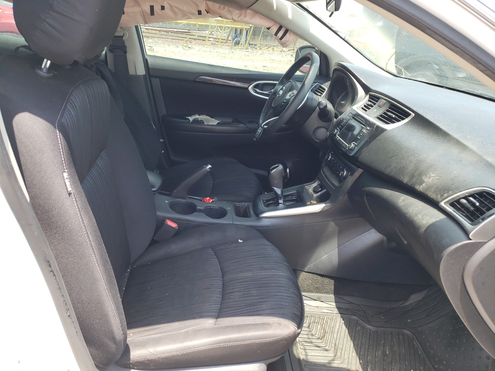 Photo 5 from auction – 2016 NISSAN SENTRA S with VIN 3N1AB7AP1GY240454