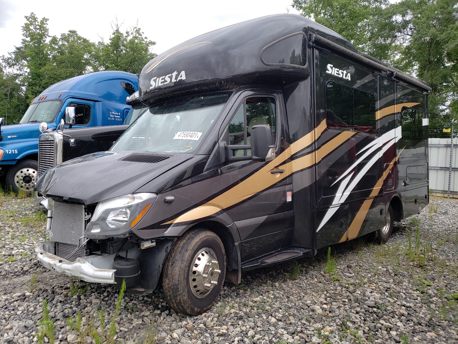 Photo 2 from auction – 2017 MERCEDES-BENZ SPRINTER 3 with VIN 8BNPF4CC4HE143882