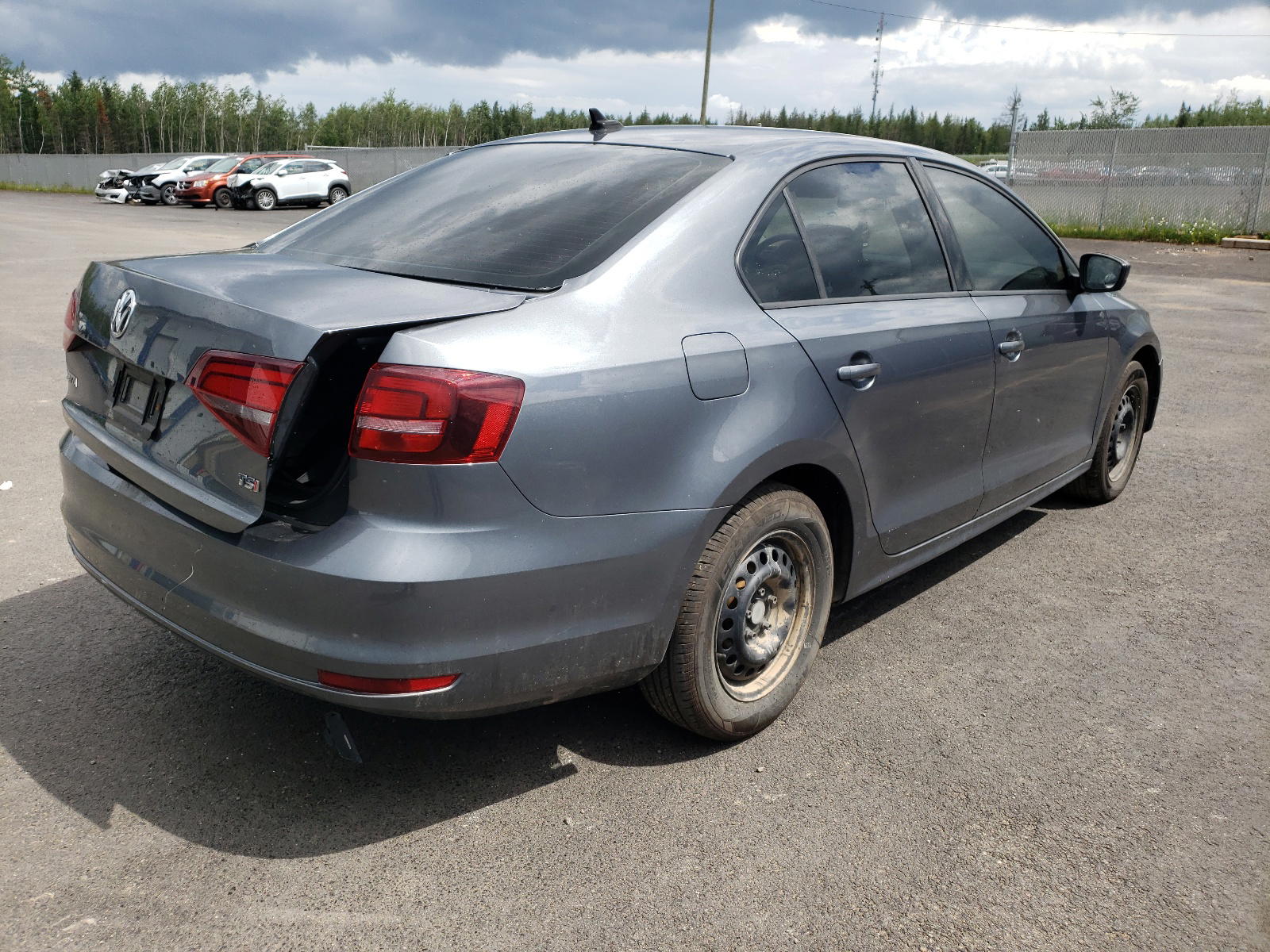 Photo 4 from auction – 2017 VOLKSWAGEN JETTA S with VIN 3VW2B7AJ2HM292467