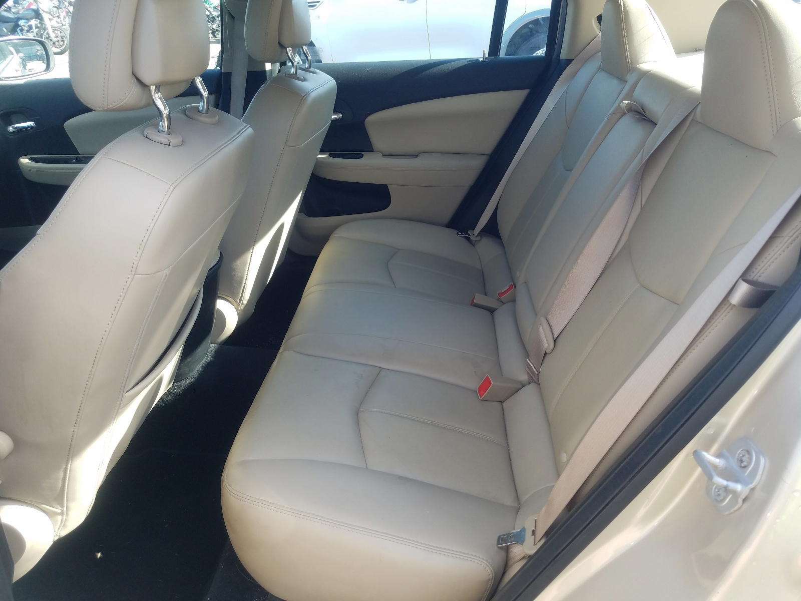 Photo 6 from auction – 2013 CHRYSLER 200 LIMITE with VIN 1C3CCBCG3DN623585