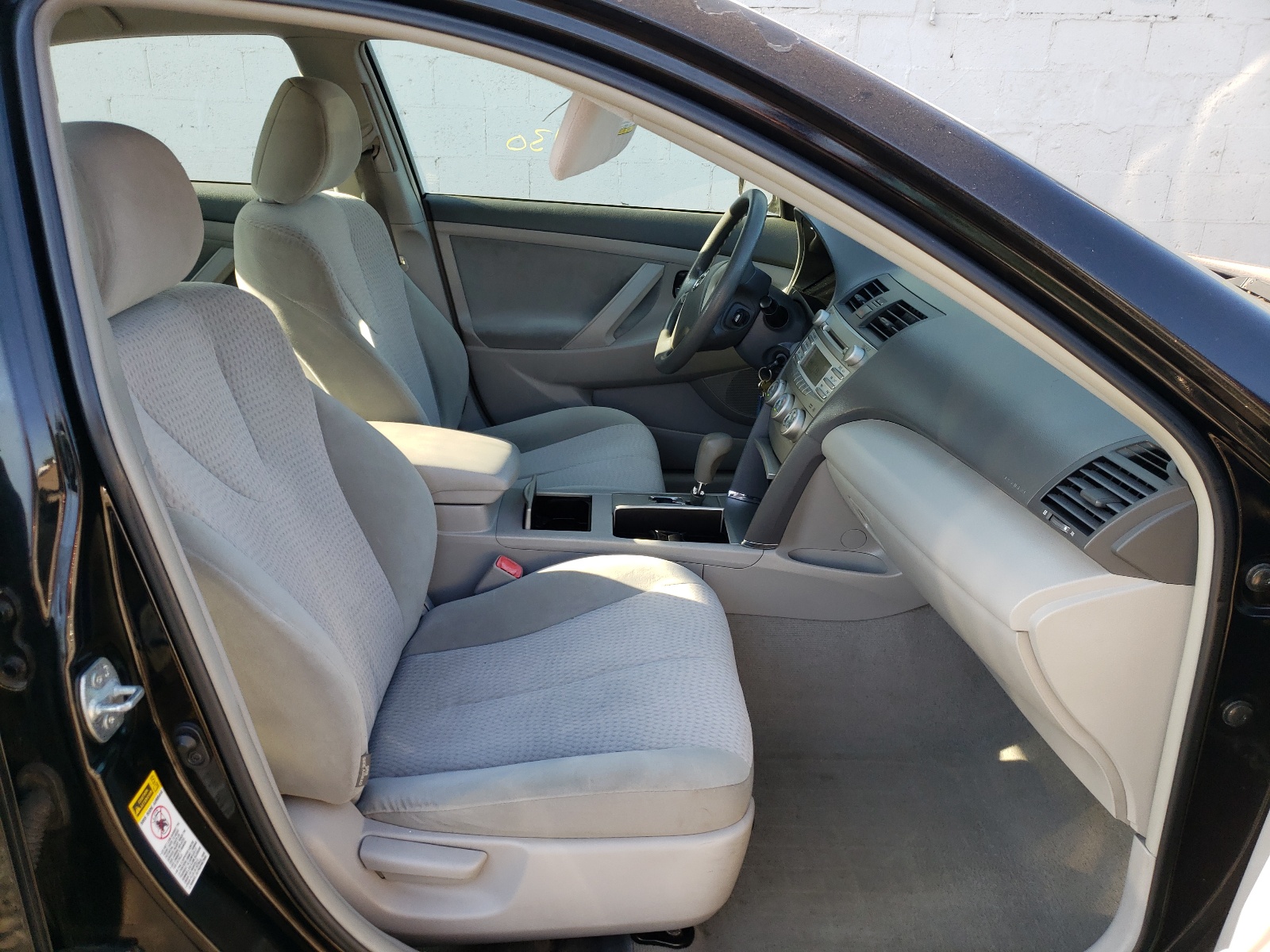 Photo 5 from auction – 2010 TOYOTA CAMRY BASE with VIN 4T1BF3EKXAU553912