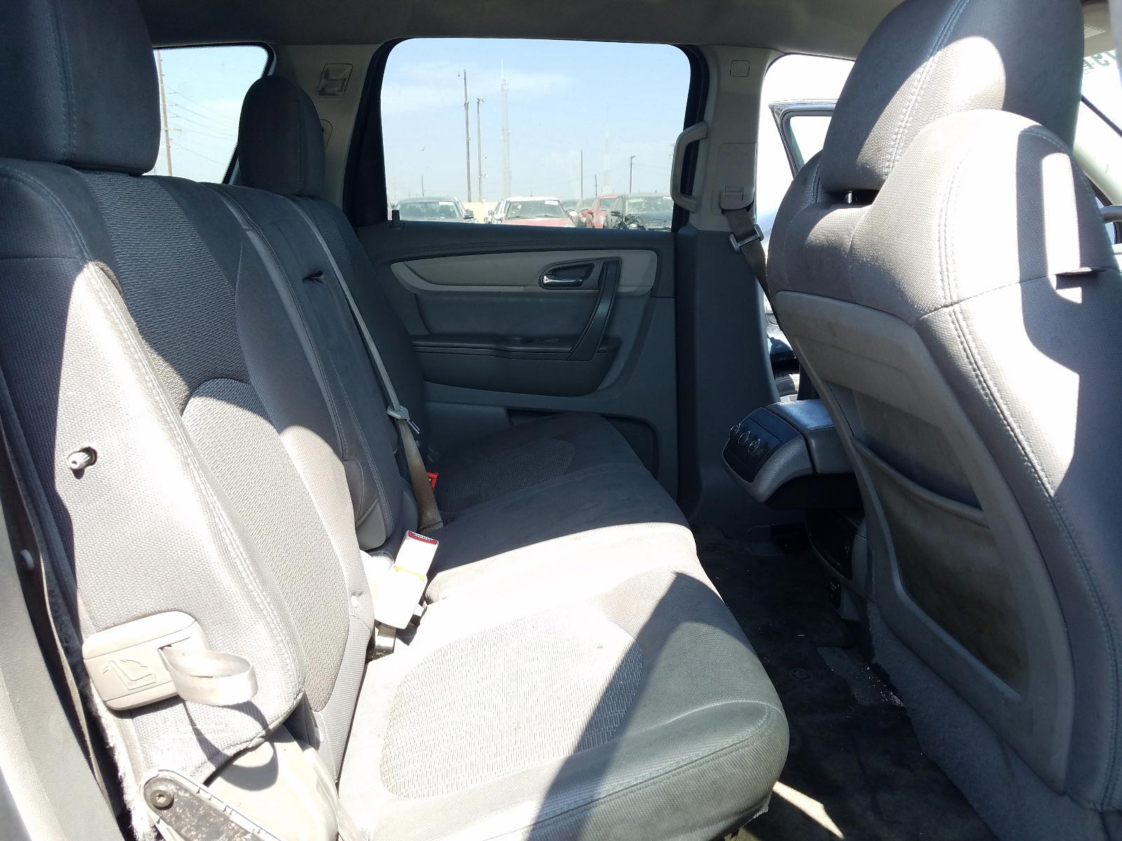 Photo 6 from auction – 2016 CHEVROLET TRAVERSE L with VIN 1GNKRFKD2GJ299780