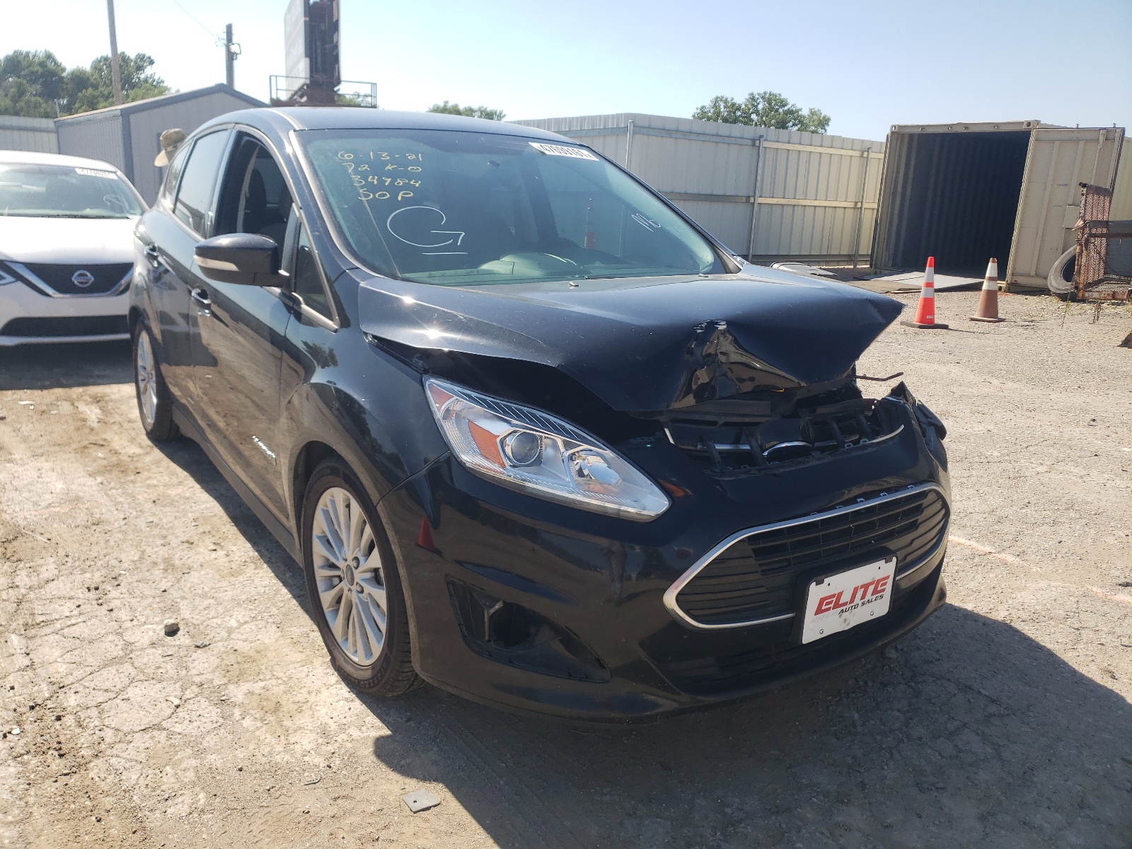 FORD C-MAX SE 2018 with VIN 1FADP5AU0JL102450 - Photo from auction