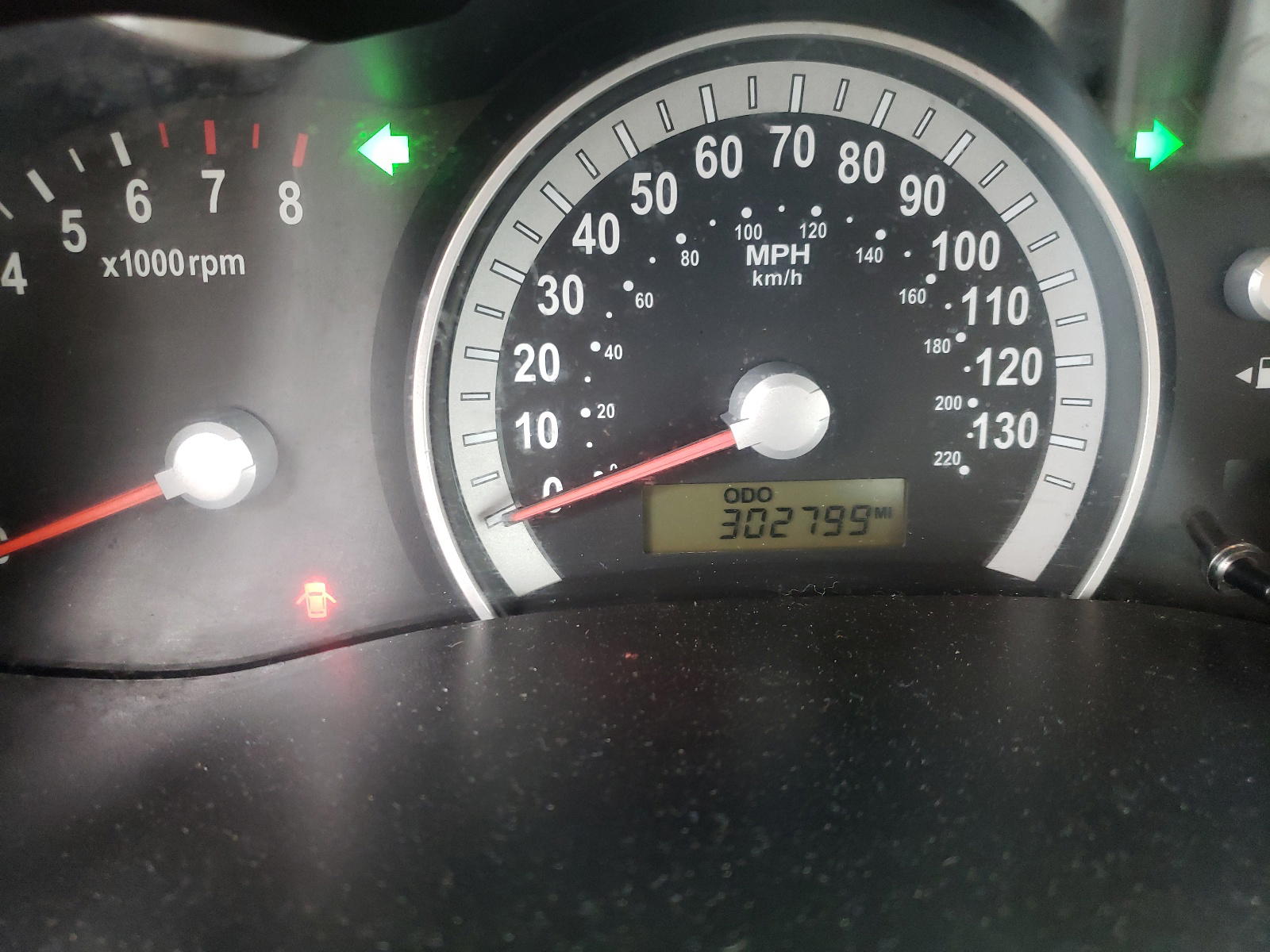 Photo 8 from auction – 2007 HYUNDAI ENTOURAGE with VIN KNDMC233376034158