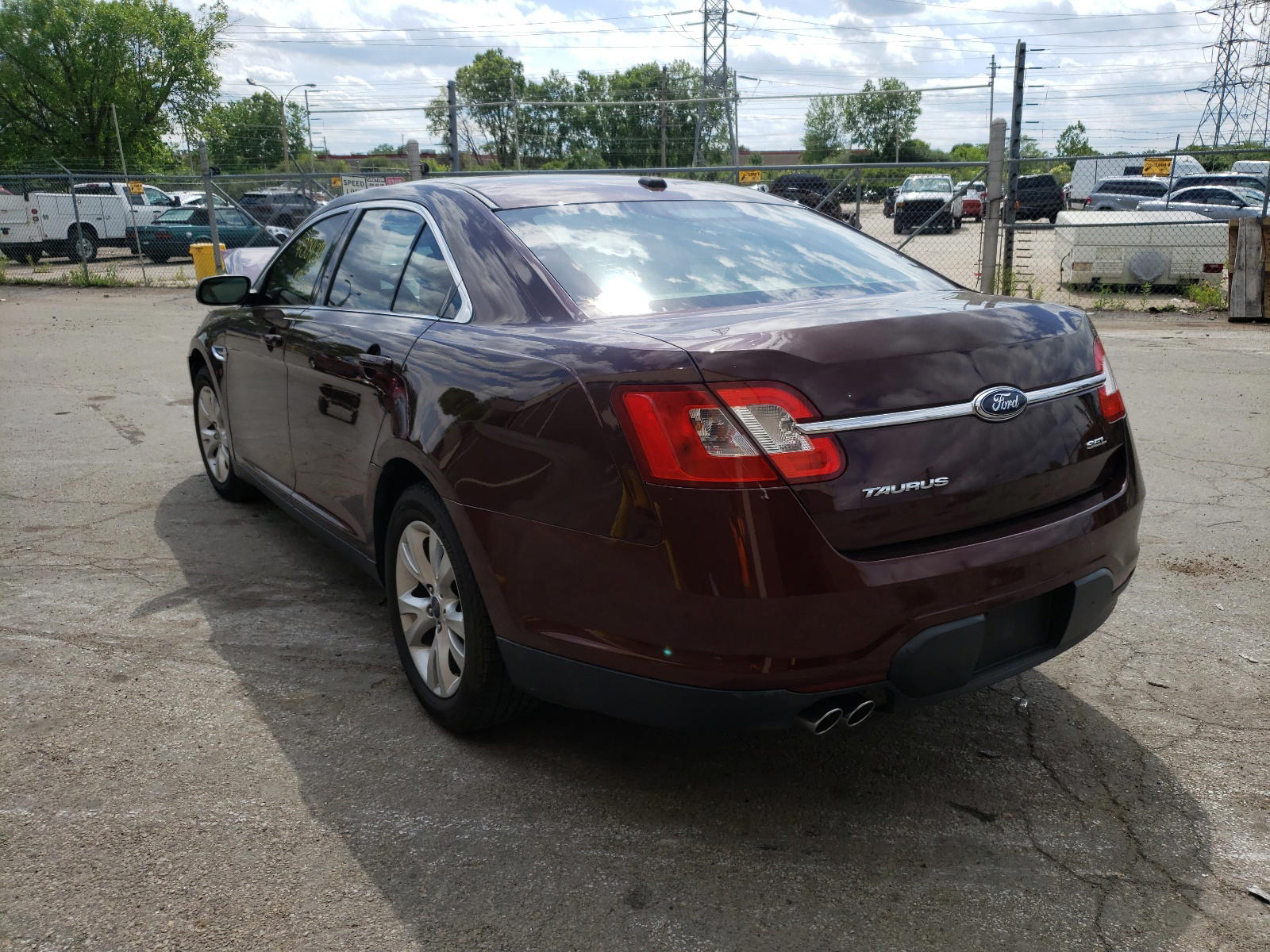 Photo 3 from auction – 2010 FORD TAURUS SEL with VIN 1FAHP2EW6AG170885