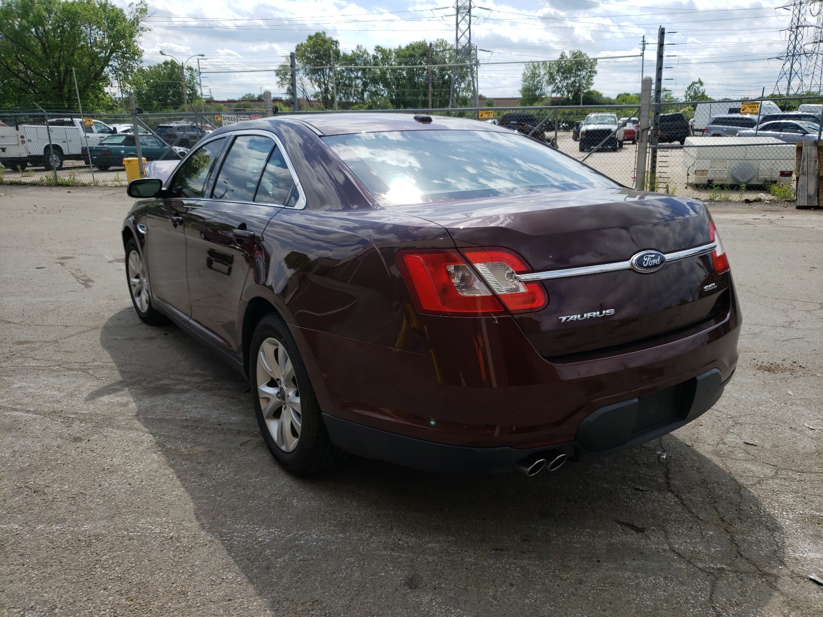 Foto 3 de la subasta – 2010 FORD TAURUS SEL con VIN 1FAHP2EW6AG170885