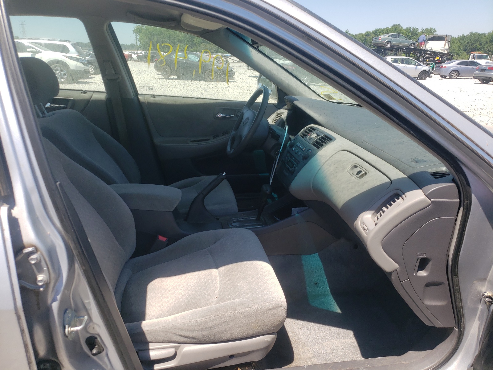 Photo 5 from auction – 2002 HONDA ACCORD with VIN 1HGCG56492A044139