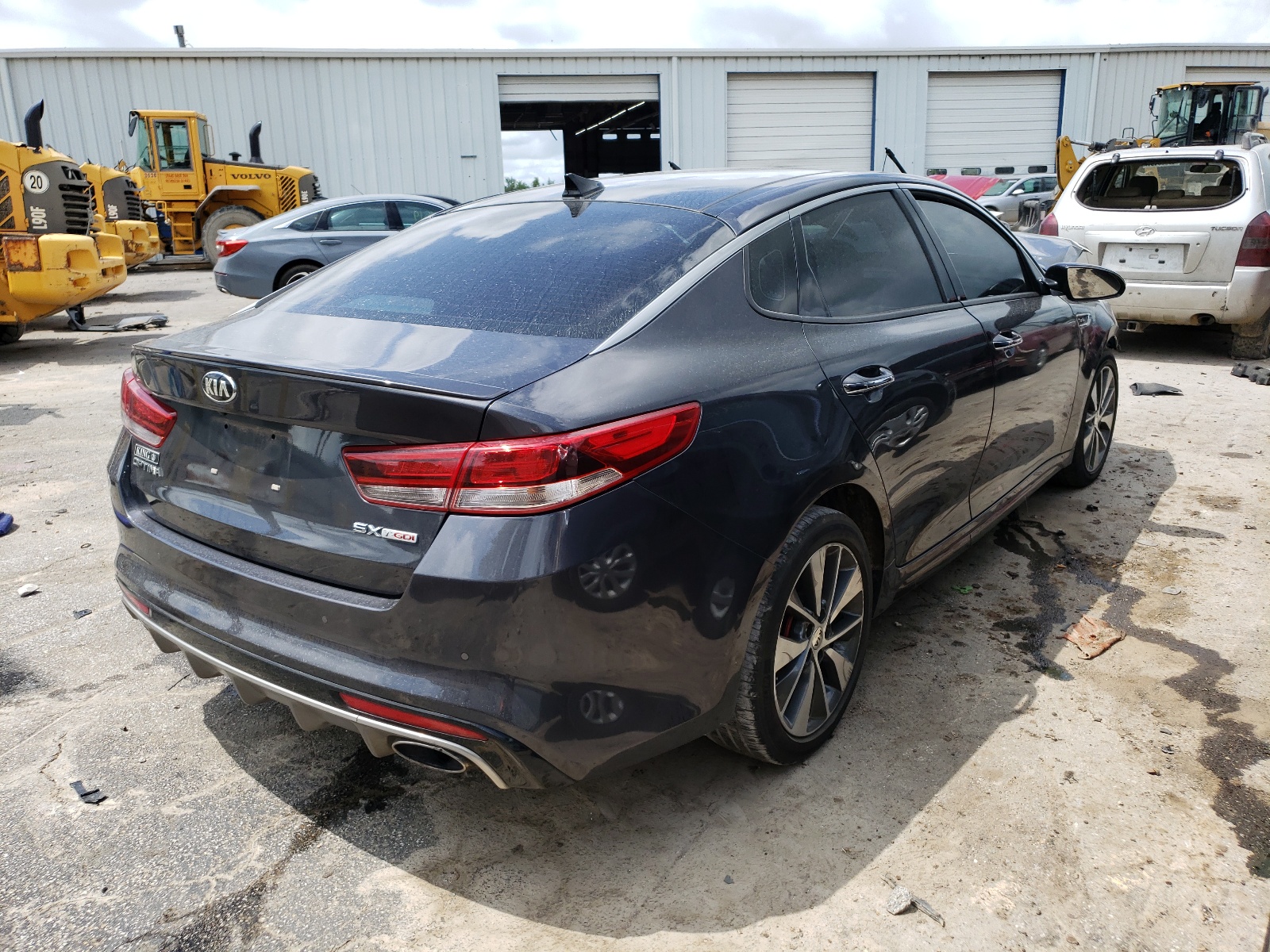 Photo 4 from auction – 2016 KIA OPTIMA SX with VIN 5XXGW4L25GG095097