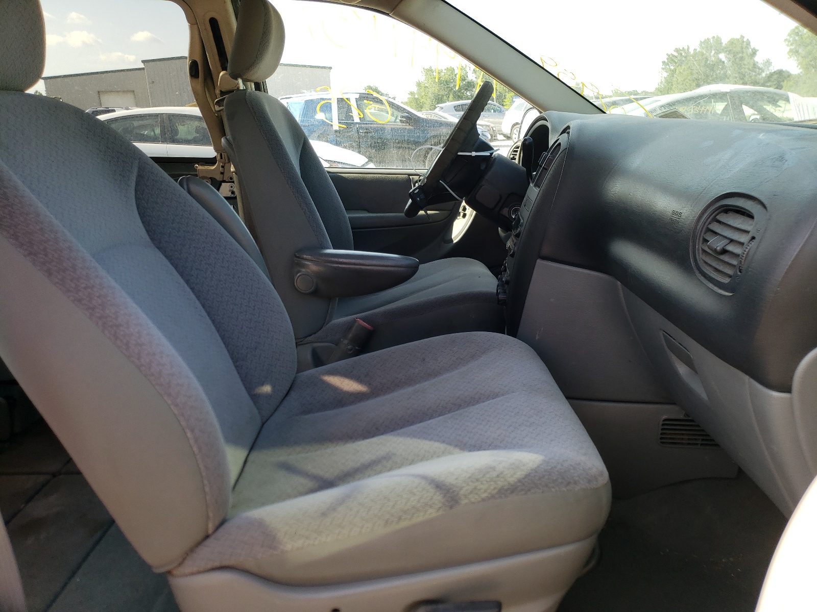Photo 5 from auction – 2006 DODGE GRAND CARA with VIN 1D4GP24R46B677521