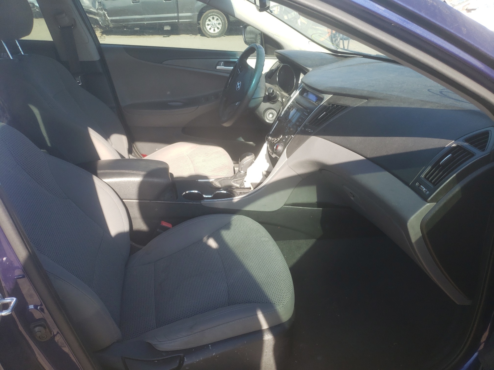 Photo 5 from auction – 2013 HYUNDAI SONATA GLS with VIN 5NPEB4AC9DH572418