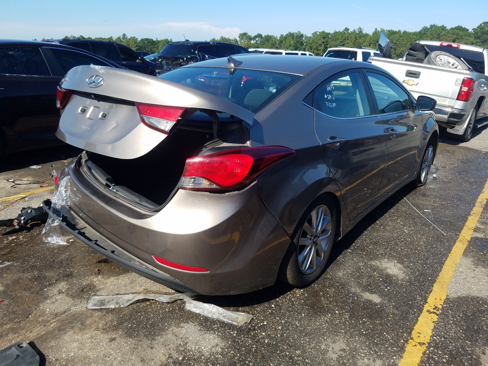 Photo 4 from auction – 2015 HYUNDAI ELANTRA SE with VIN 5NPDH4AE3FH606366