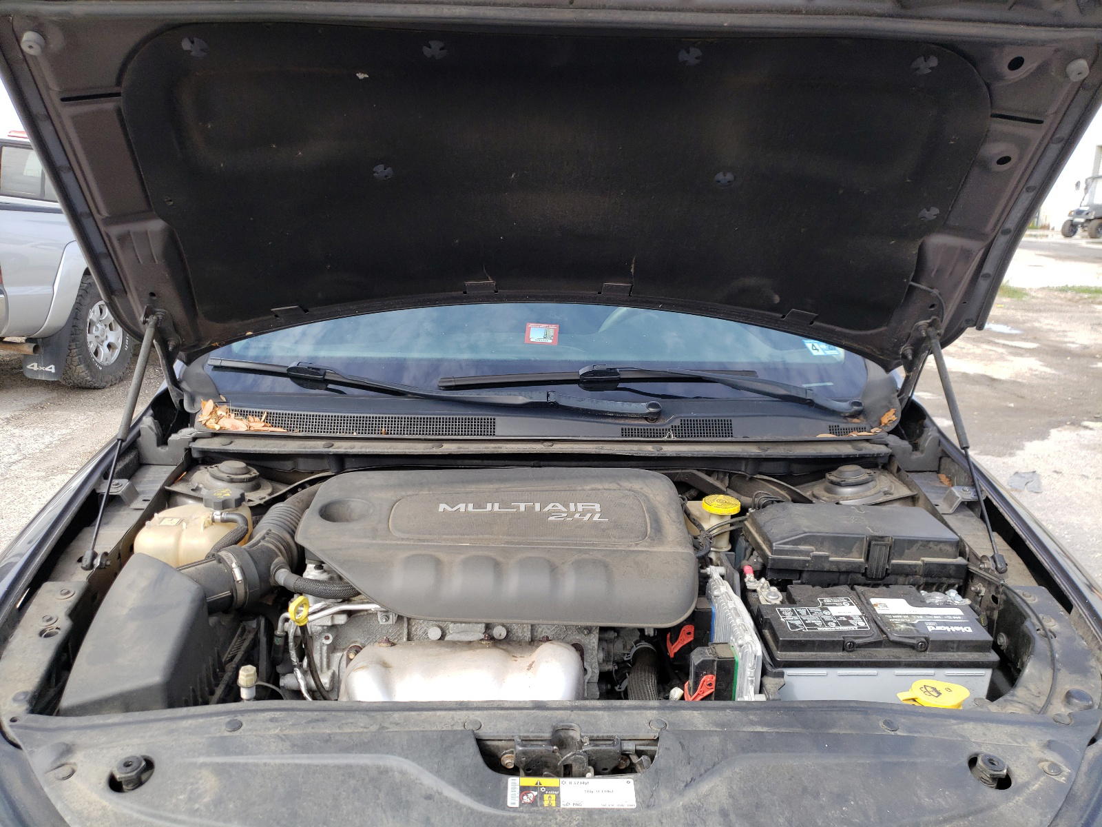 Photo 7 from auction – 2015 CHRYSLER 200 LIMITE with VIN 1C3CCCAB6FN570896