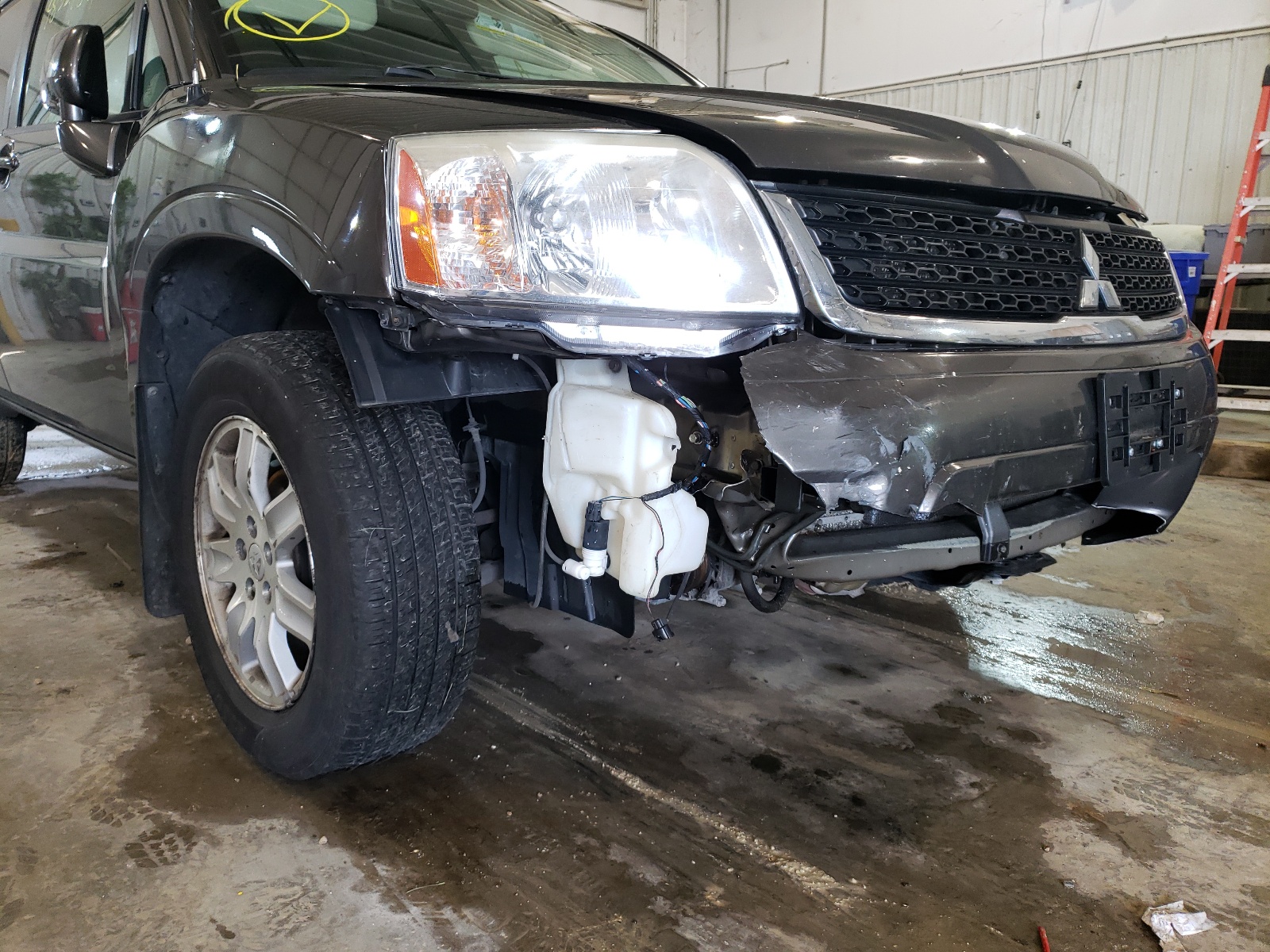 Photo 9 from auction – 2011 MITSUBISHI ENDEAVOR L with VIN 4A4JN2AS3BE030643