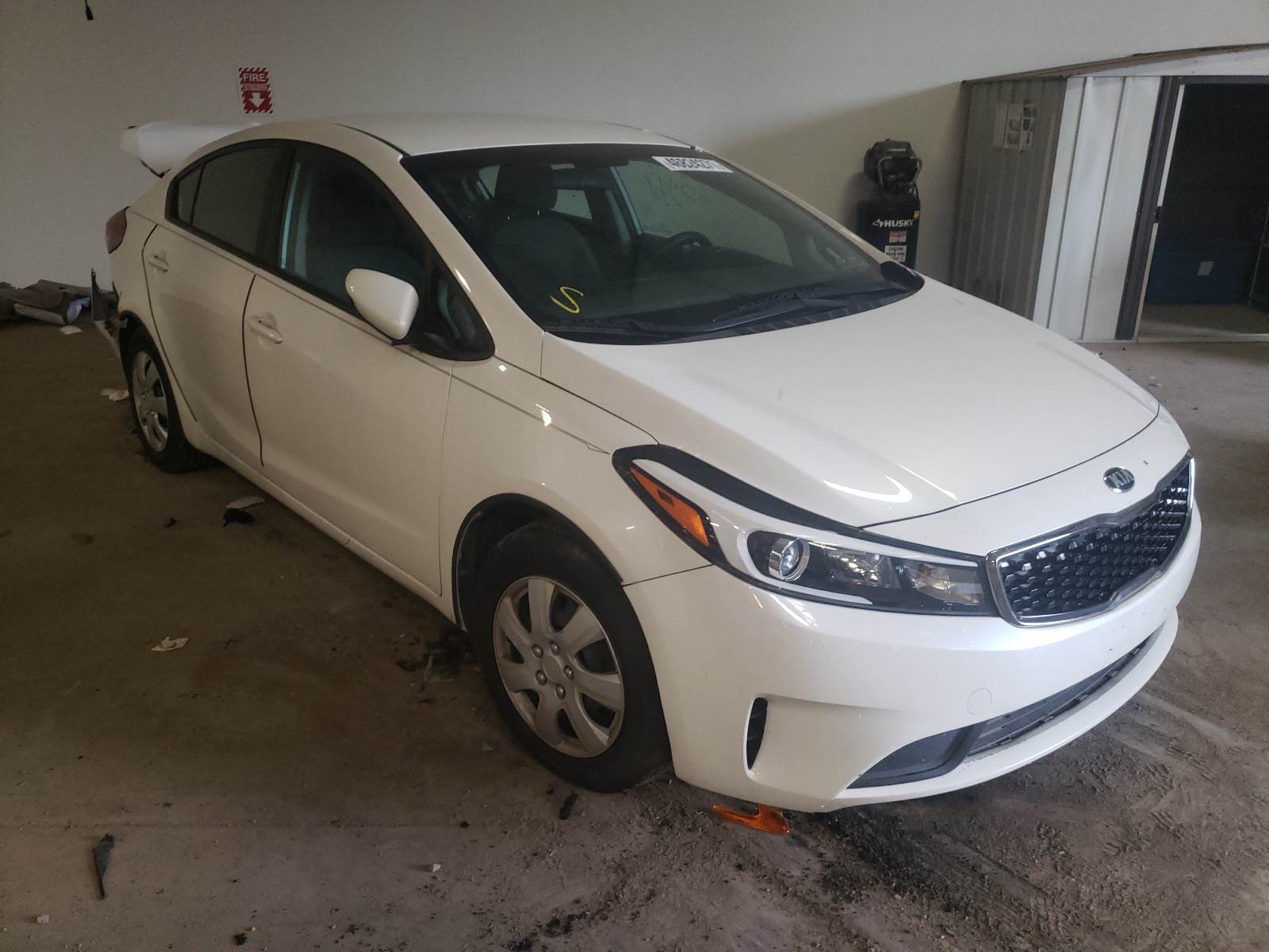 صورة رقم 1 من المزاد - 2017 KIA FORTE LX مع VIN 3KPFL4A71HE015307