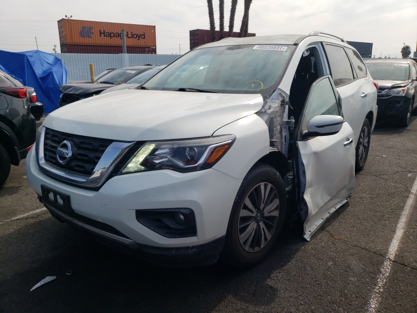 Photo 2 from auction – 2017 NISSAN PATHFINDER with VIN 5N1DR2MM7HC662681