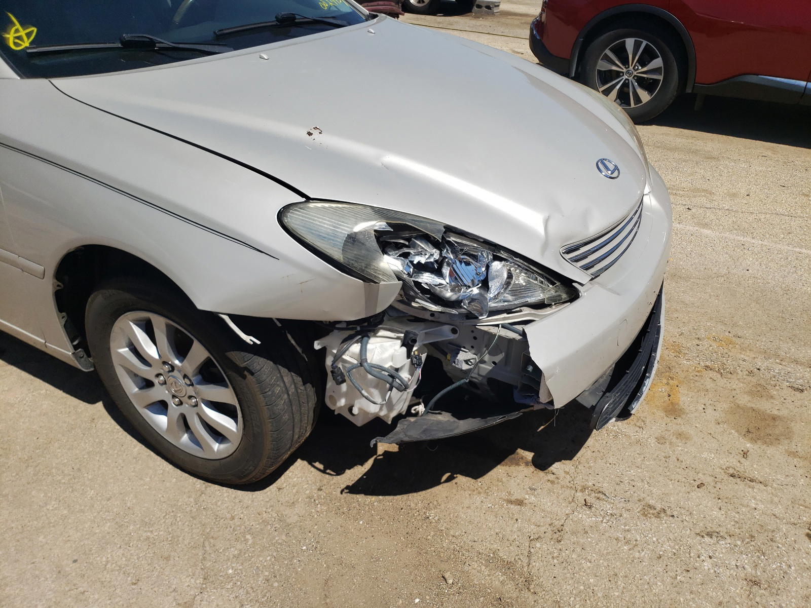 Photo 9 from auction – 2002 LEXUS ES 300 with VIN JTHBF30GX20024457