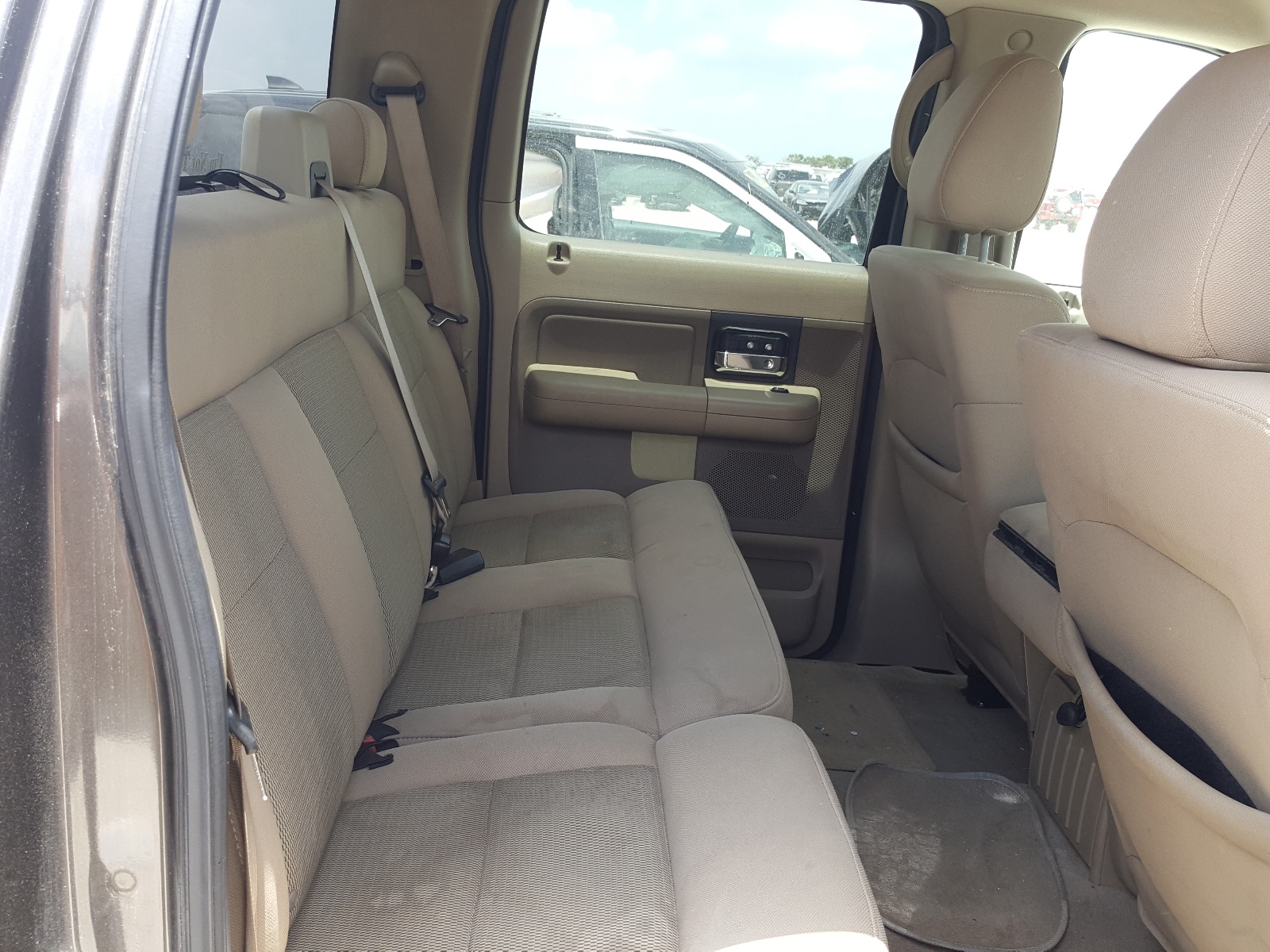 Photo 6 from auction – 2005 FORD F150 SUPER with VIN 1FTRW12W85KB82183