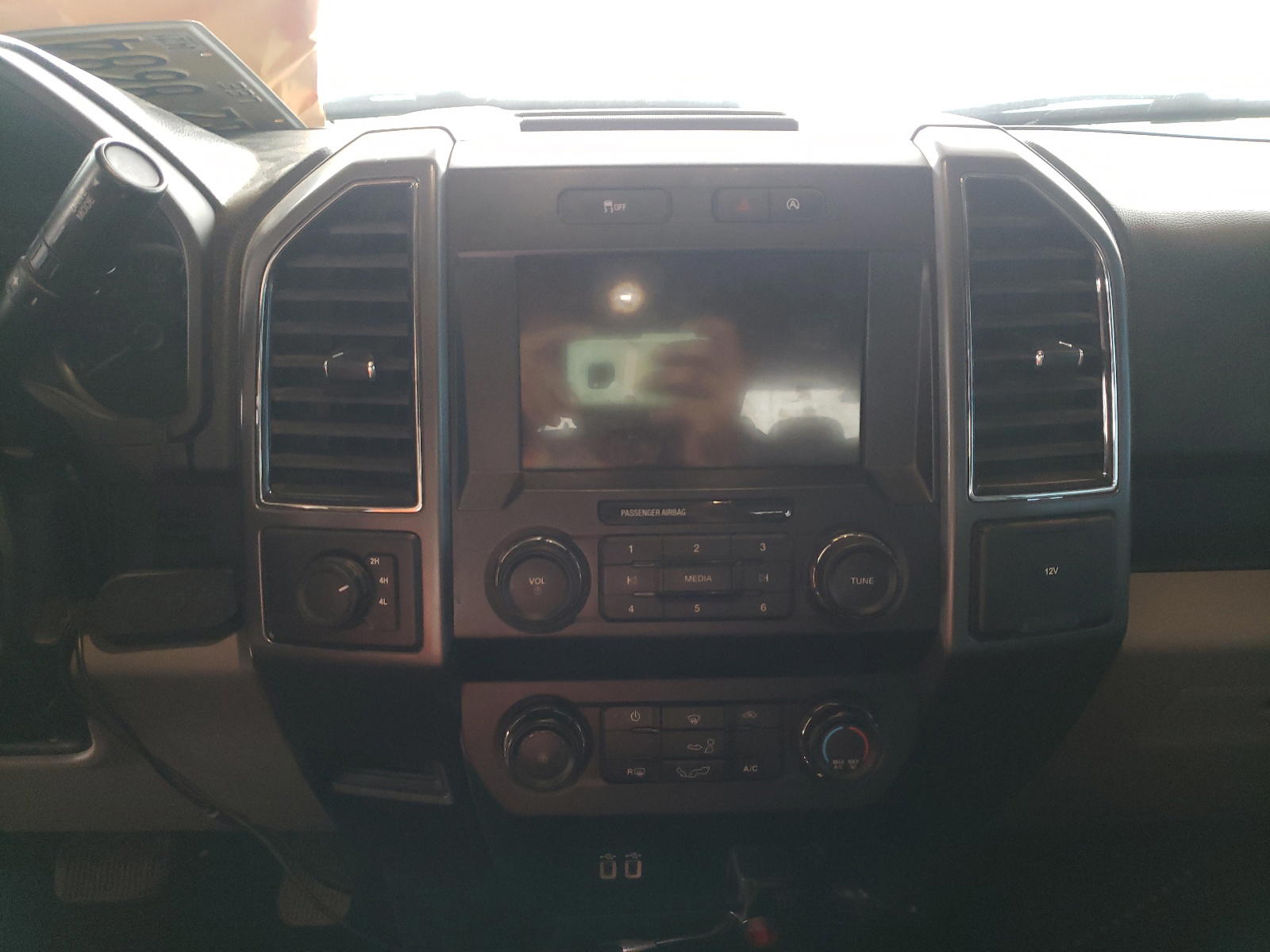 Photo 9 from auction – 2019 FORD F150 SUPER with VIN 1FTEW1E54KFC09563