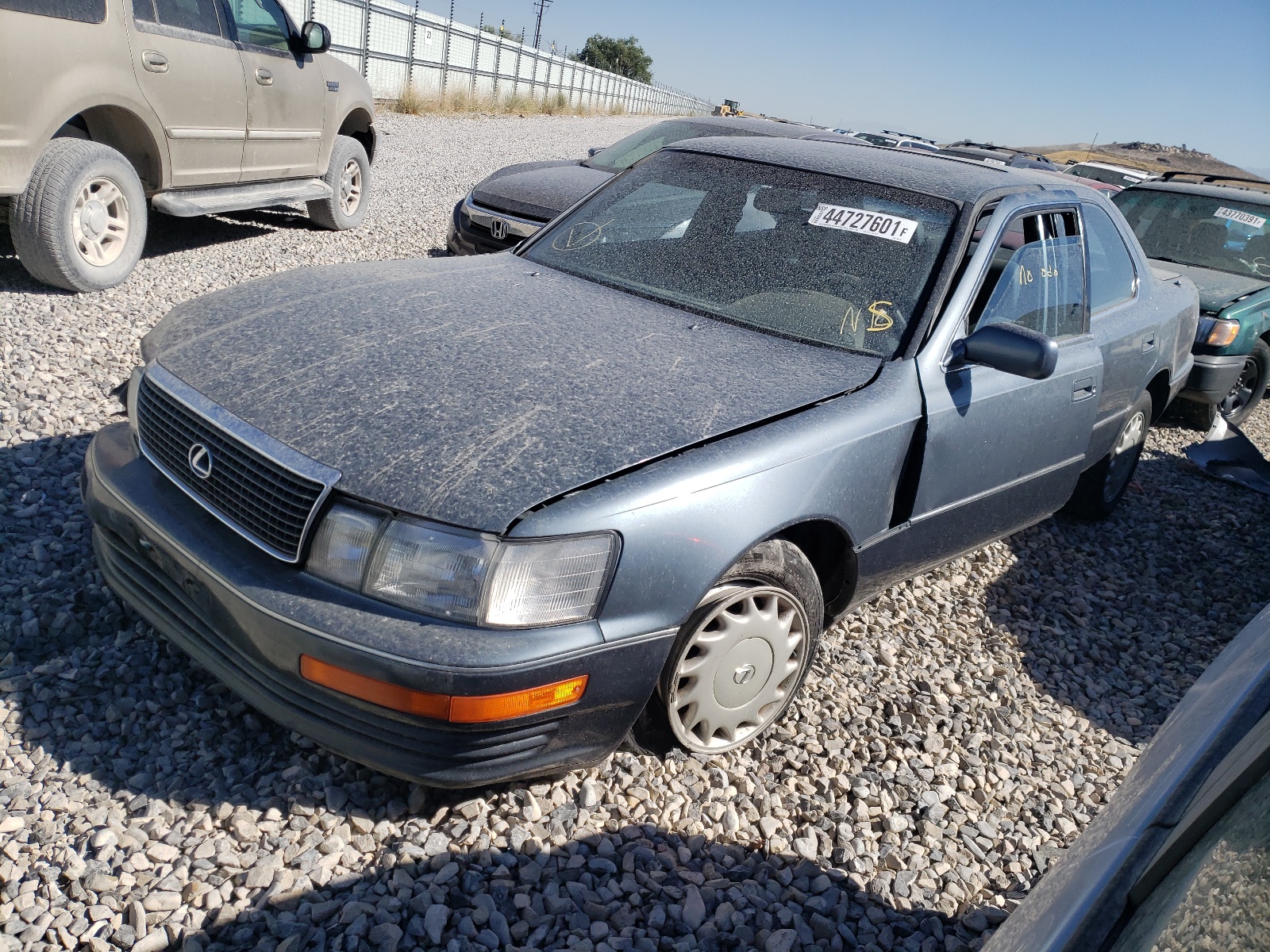 Photo 2 from auction – 1991 LEXUS LS 400 with VIN JT8UF11E0M0047176