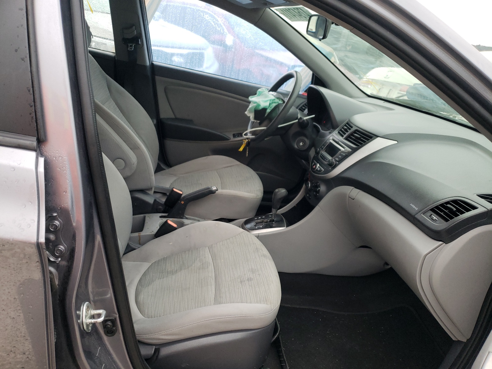 Zdjęcie 5 z aukcji – 2016 HYUNDAI ACCENT z VIN KMHCT4AE0GU018793
