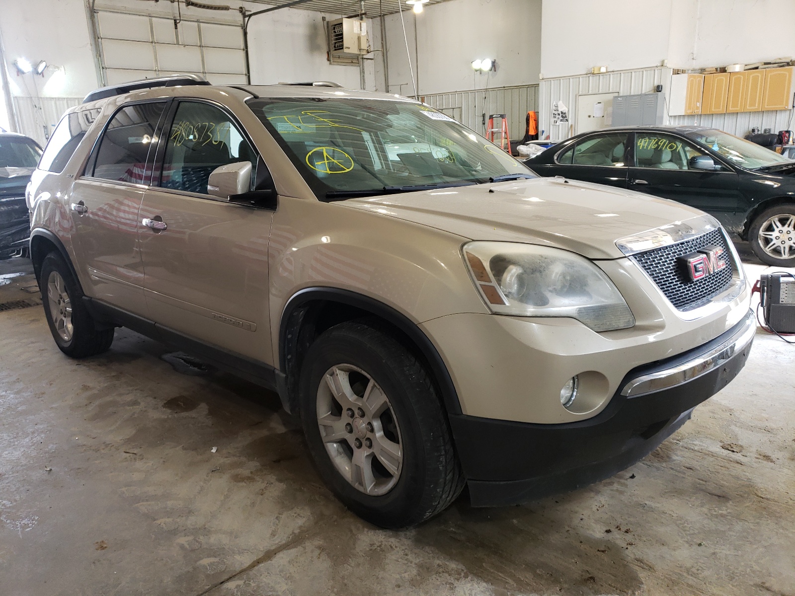 GMC ACADIA SLT 2008 with VIN 1GKEV33788J235127 - Photo from auction