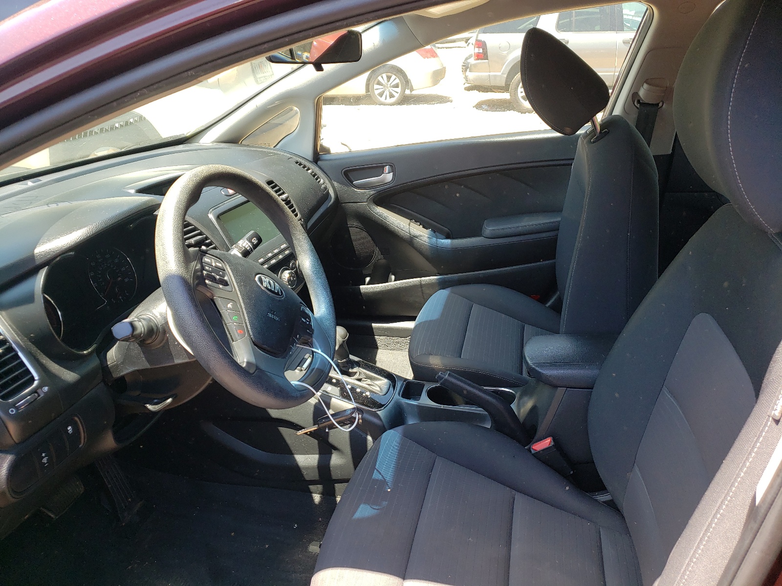 Photo 5 from auction – 2018 KIA FORTE LX with VIN 3KPFL4A72JE172978